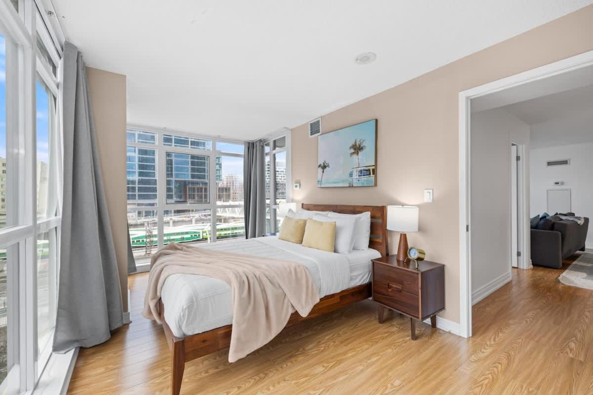 Family-friendly Downtown Oasis Parking Apartment *