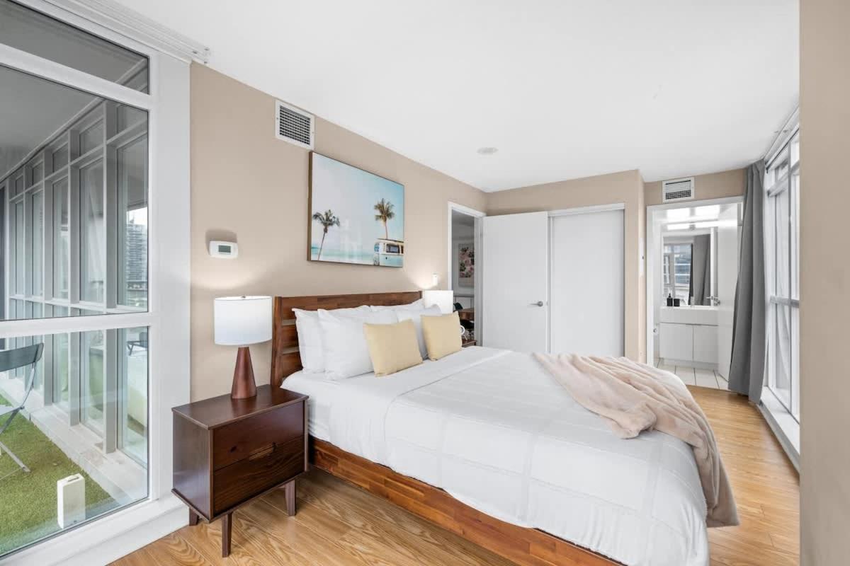 Family-friendly Downtown Oasis Parking Apartment Toronto