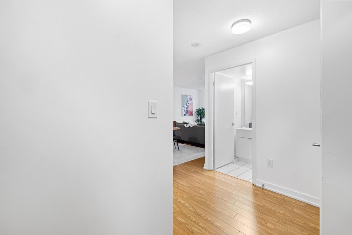 Family-friendly Downtown Oasis Parking Apartment