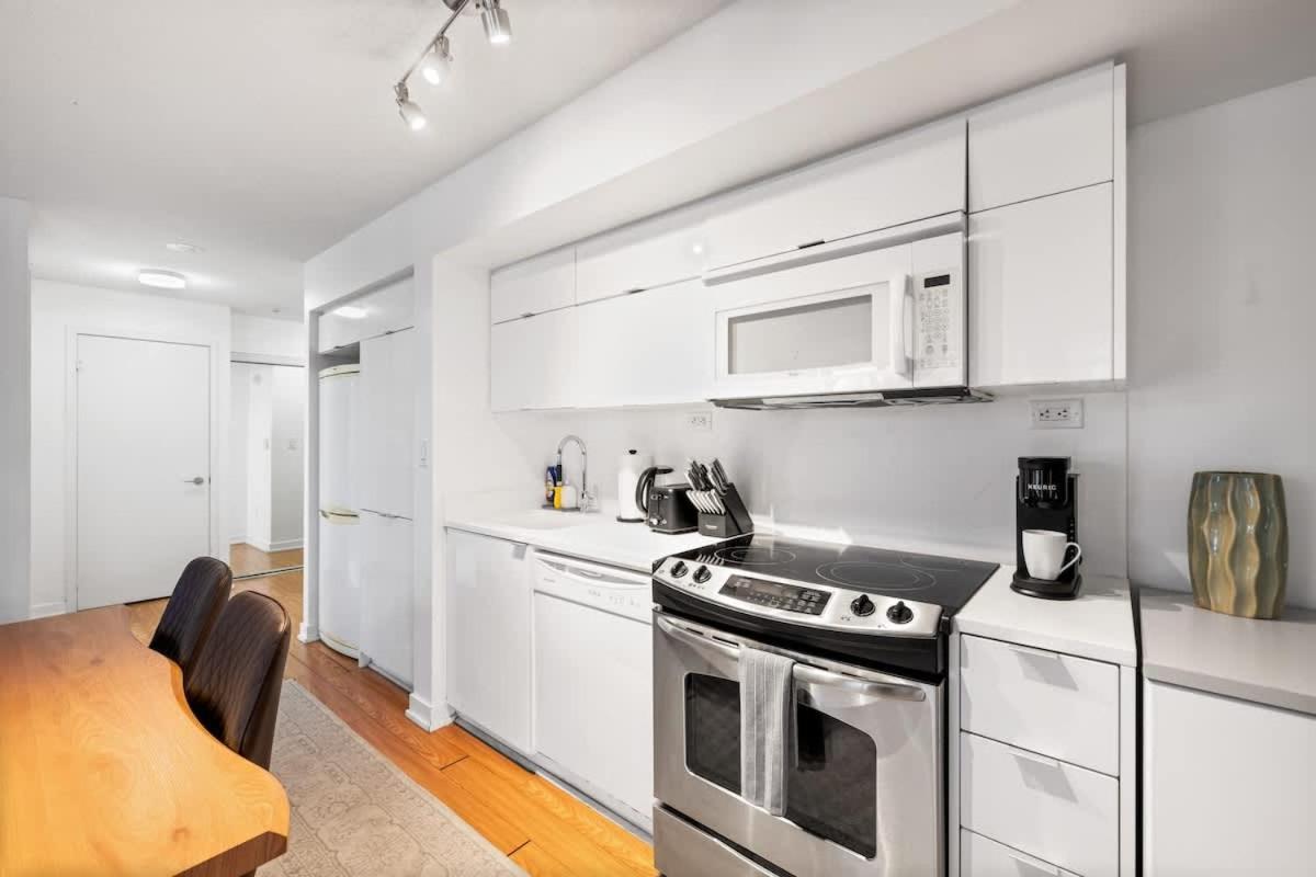 Family-friendly Downtown Oasis Parking Apartment *