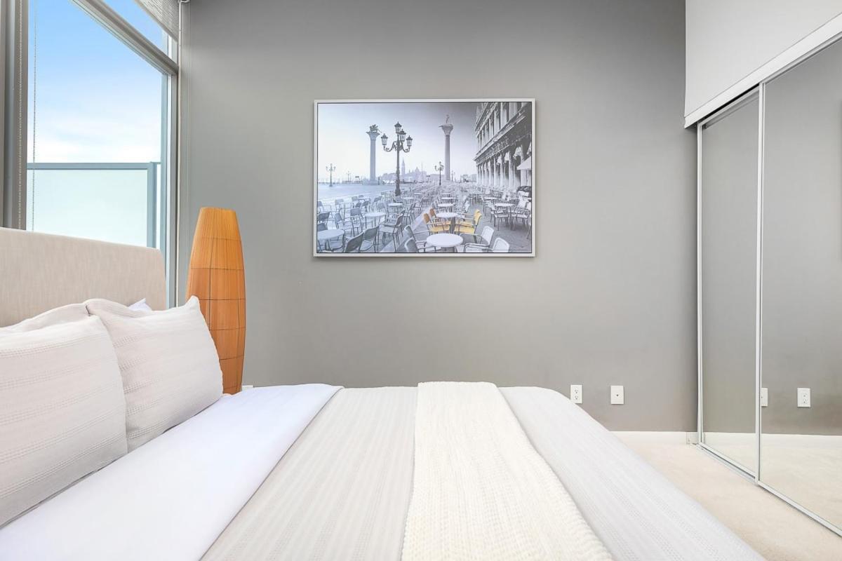Apartment Penthouse Overlooking Dt Free Parking Toronto