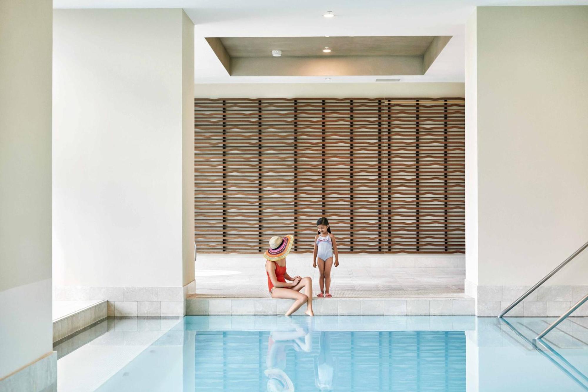 The Ritz-carlton,