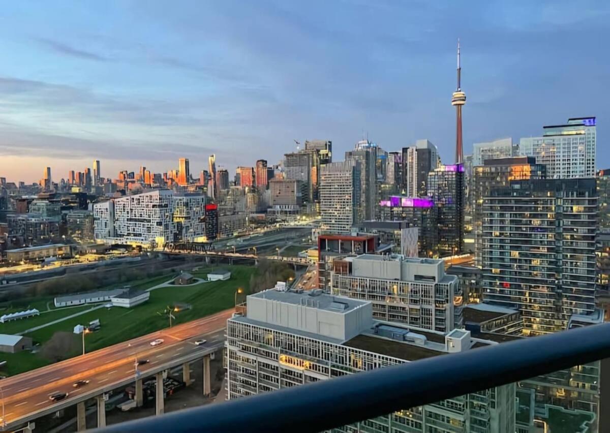 2 Bedroom W/ Amazing Views & Parking Apartment *