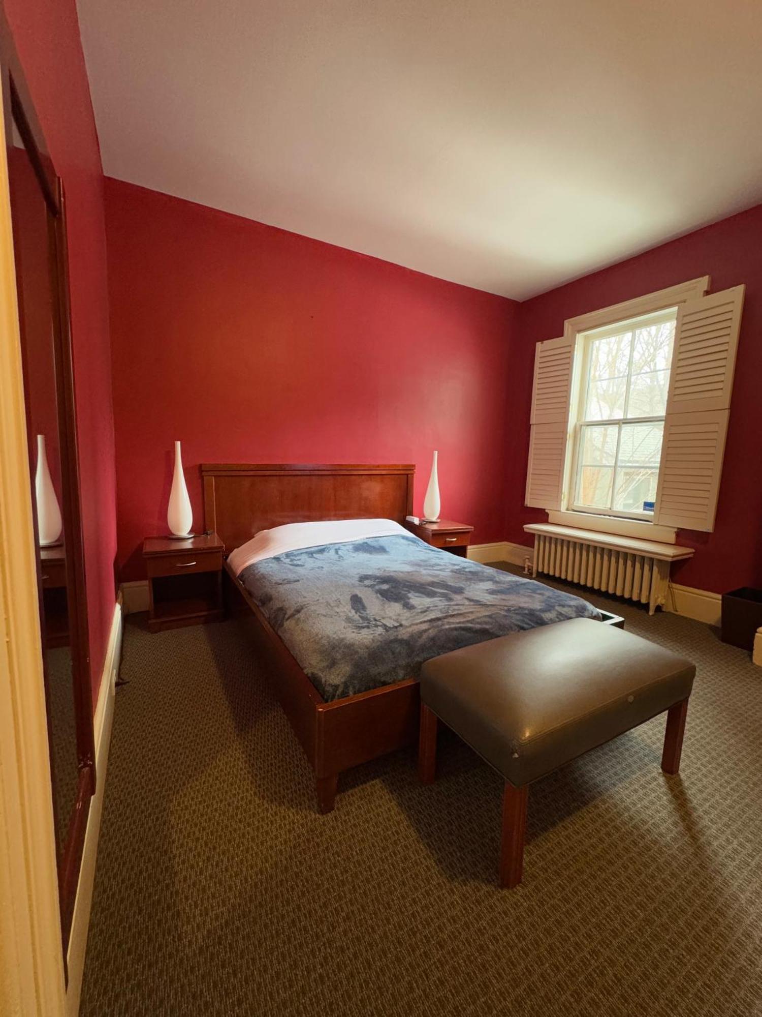 Huntley Inn Toronto