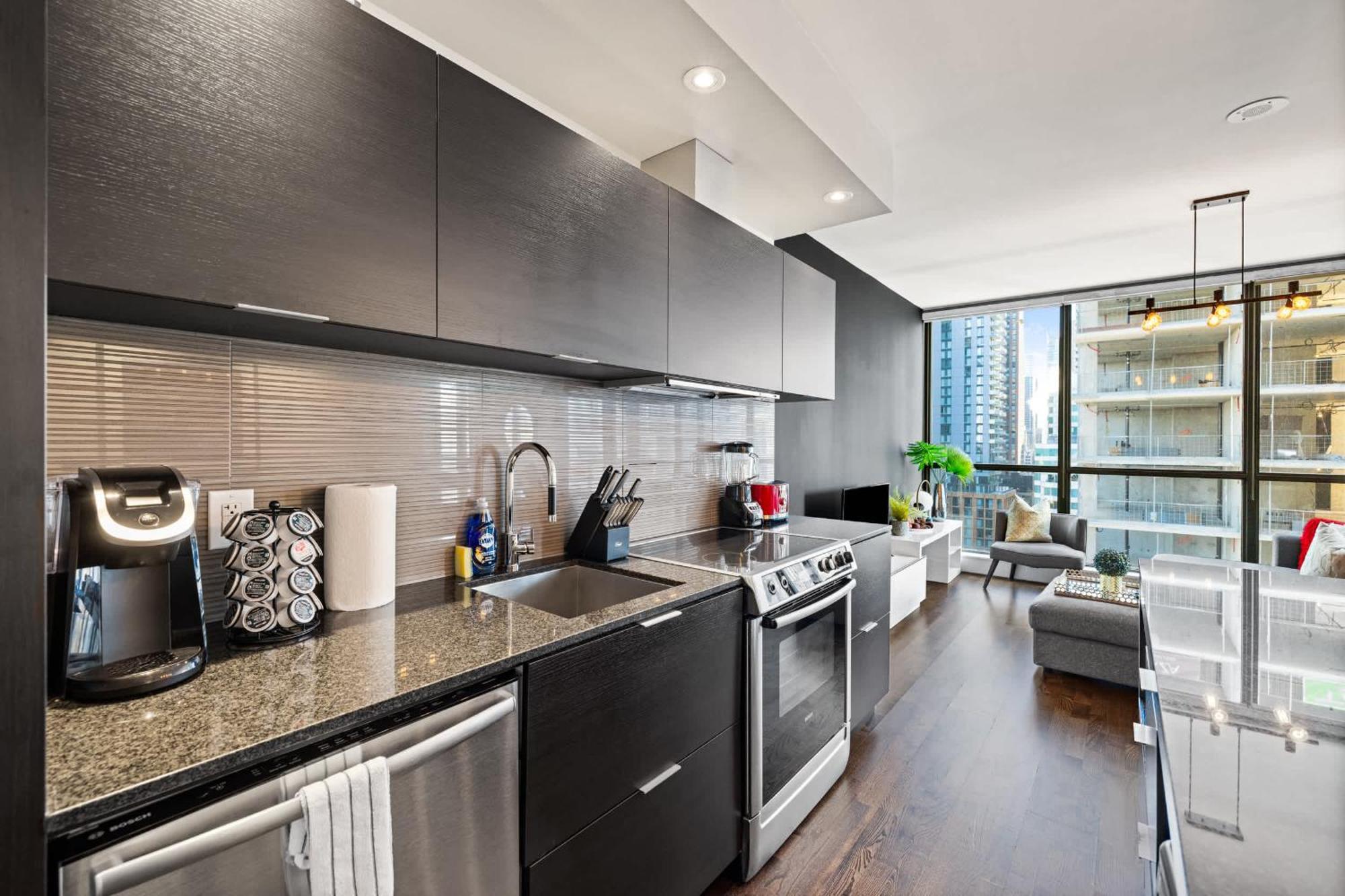 Urban Executive Oasis Dt To Apartment Toronto