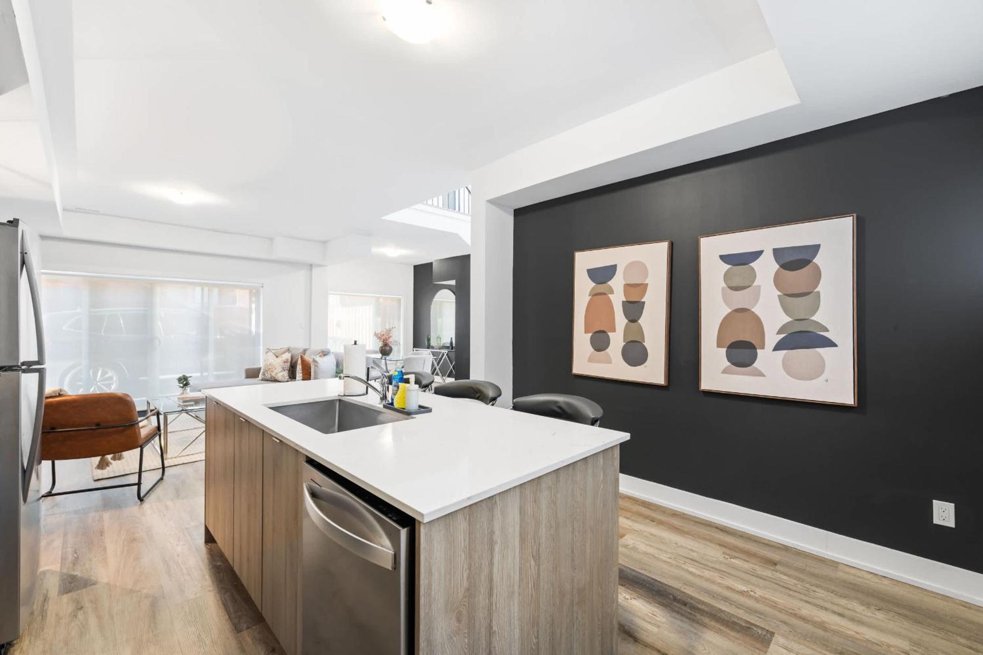 Apartment Luxury Laneway In Junction Triangle Parking Toronto