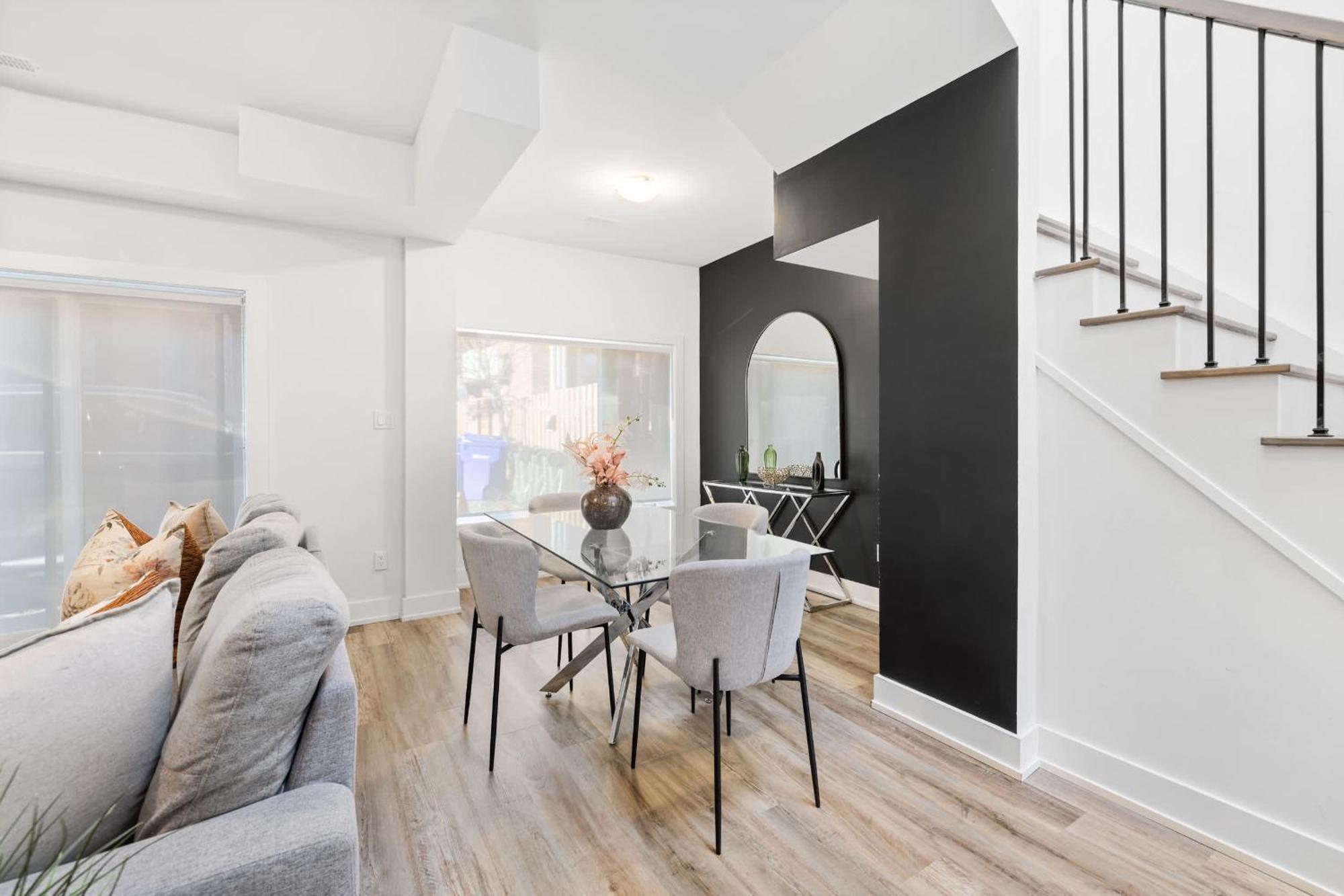 Luxury Laneway In Junction Triangle Parking Apartment