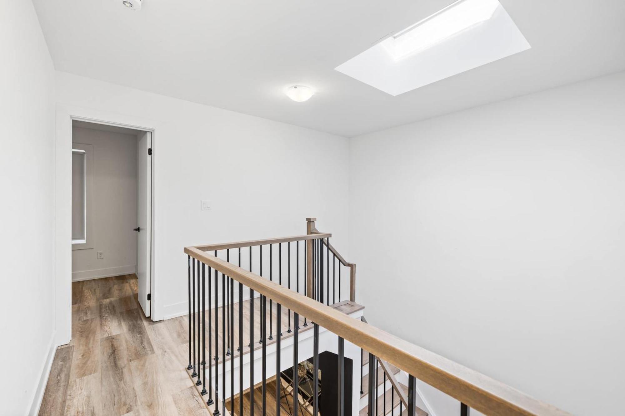 Luxury Laneway In Junction Triangle Parking Apartment Toronto