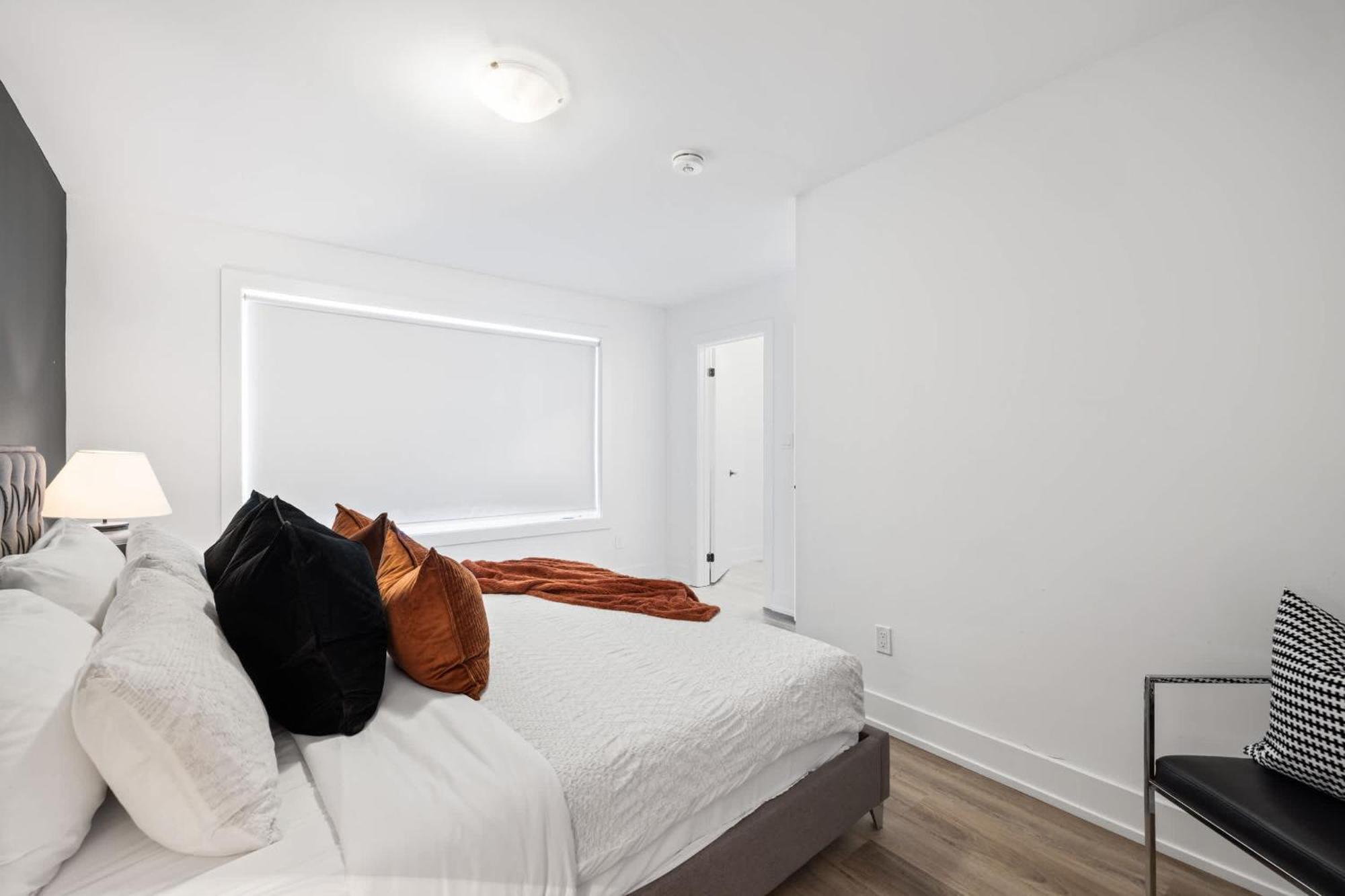 Luxury Laneway In Junction Triangle Parking Apartment Toronto