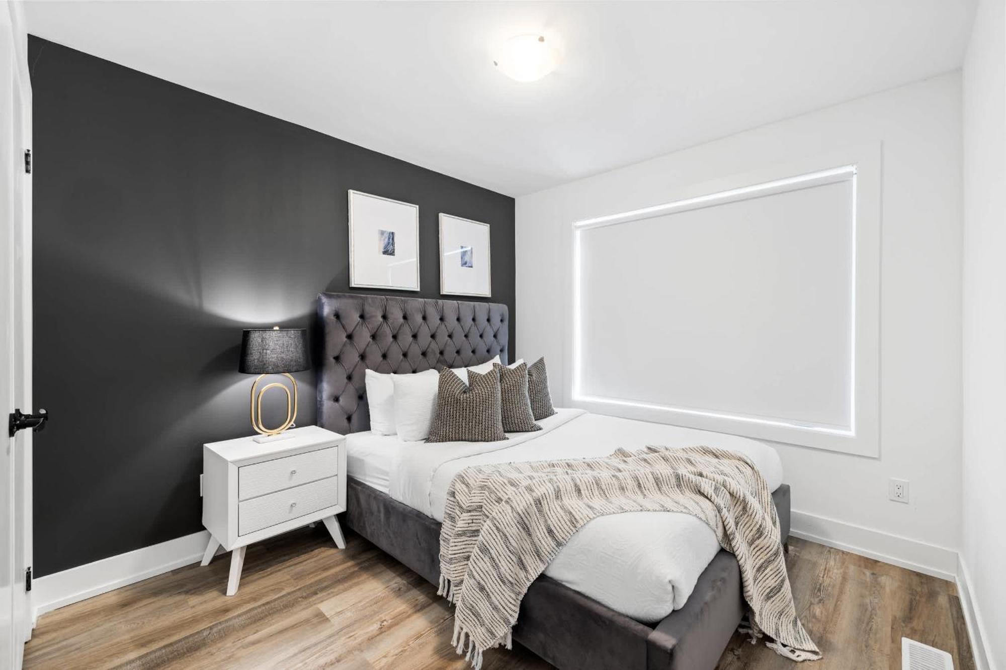 Luxury Laneway In Junction Triangle Parking Apartment