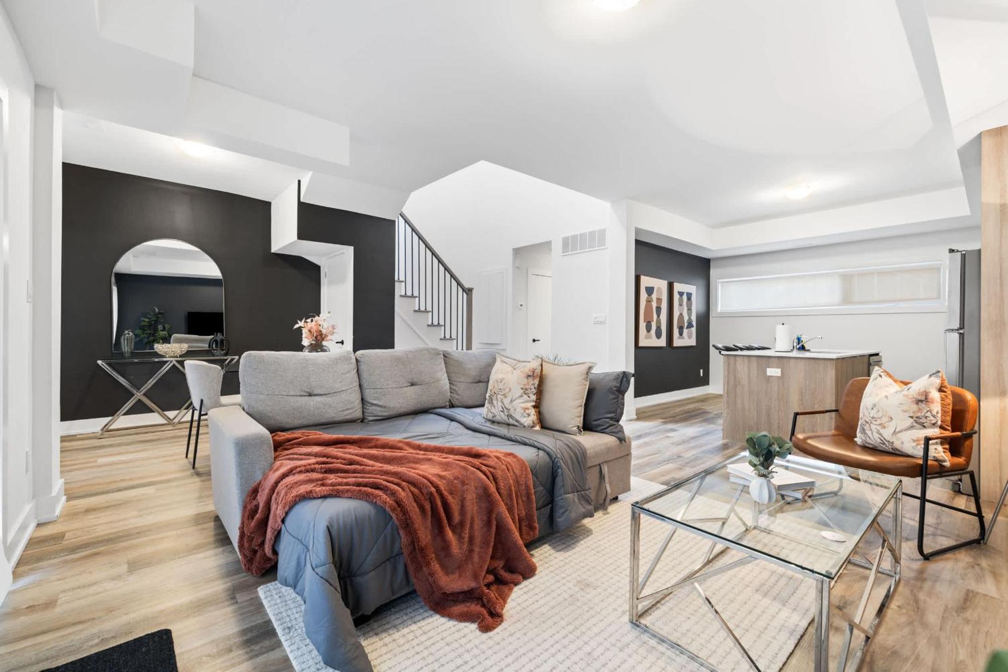 Luxury Laneway In Junction Triangle Parking * Toronto