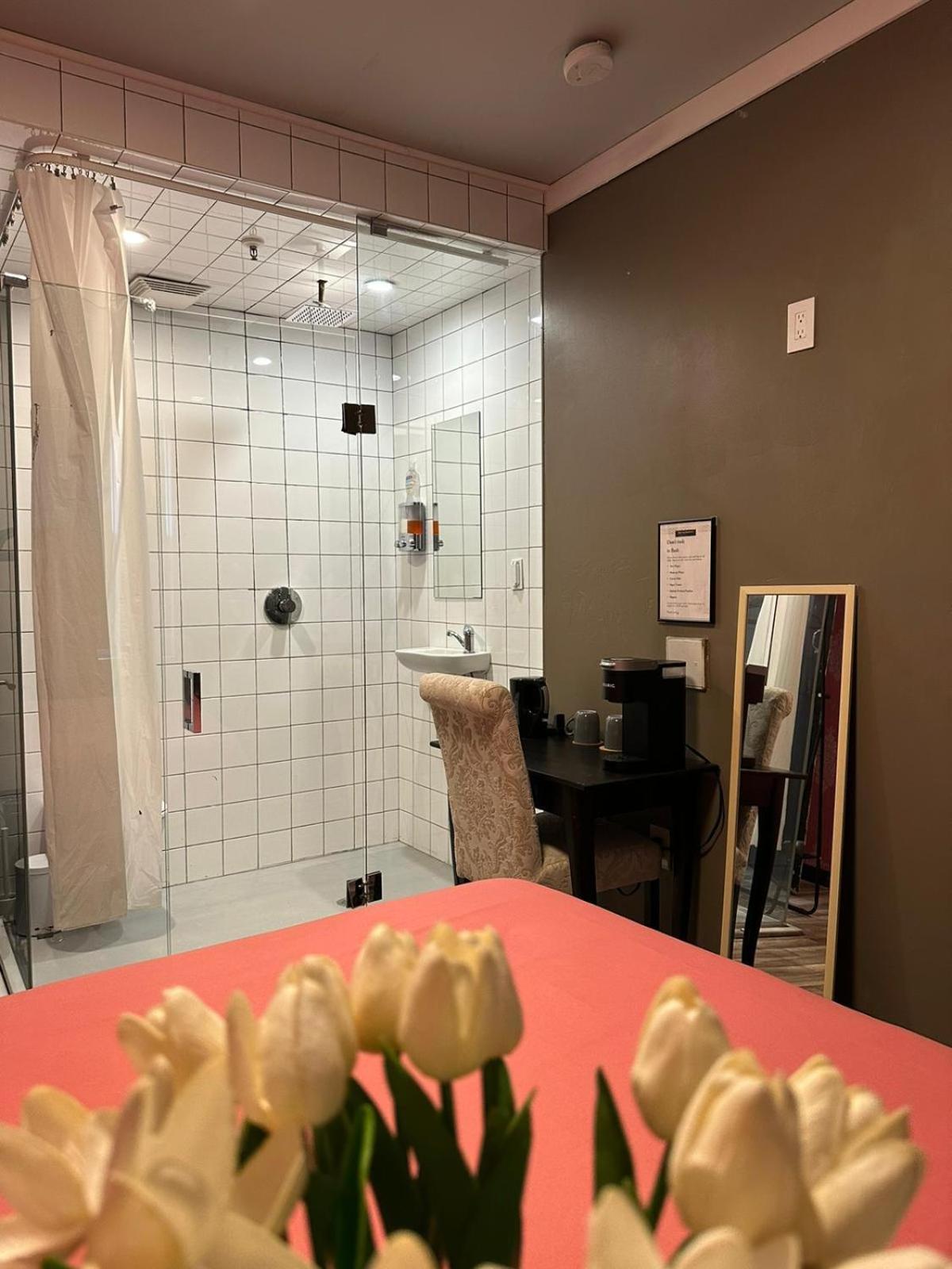 Queen Nest Hotel Toronto