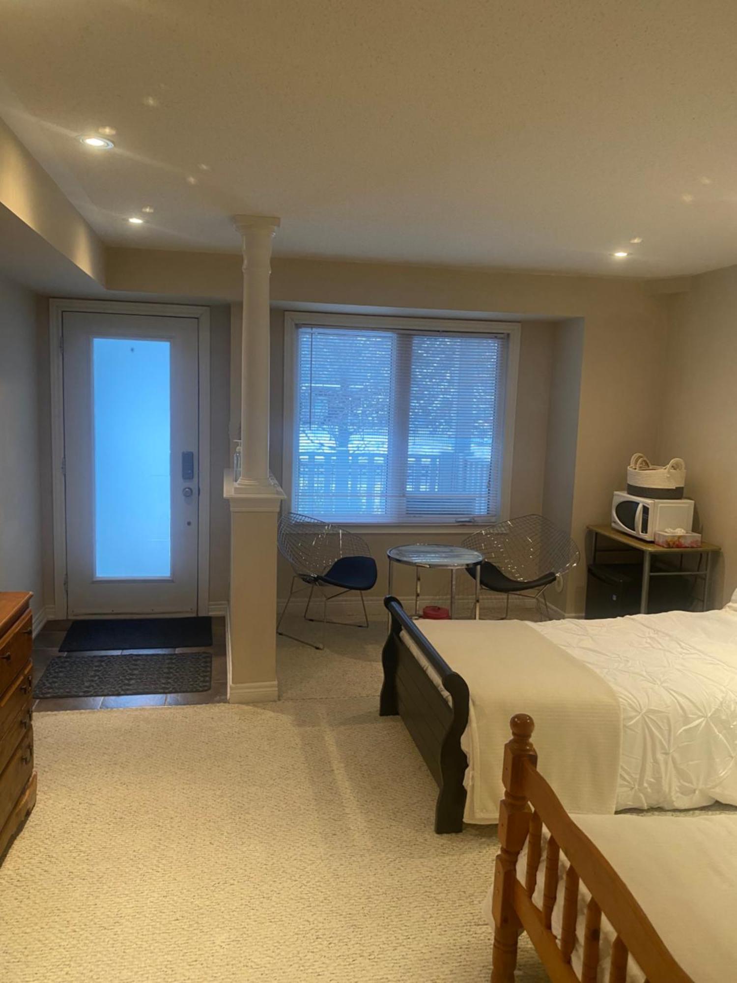 Downtown Woodbine Beaches Private Cozy Guest house Toronto