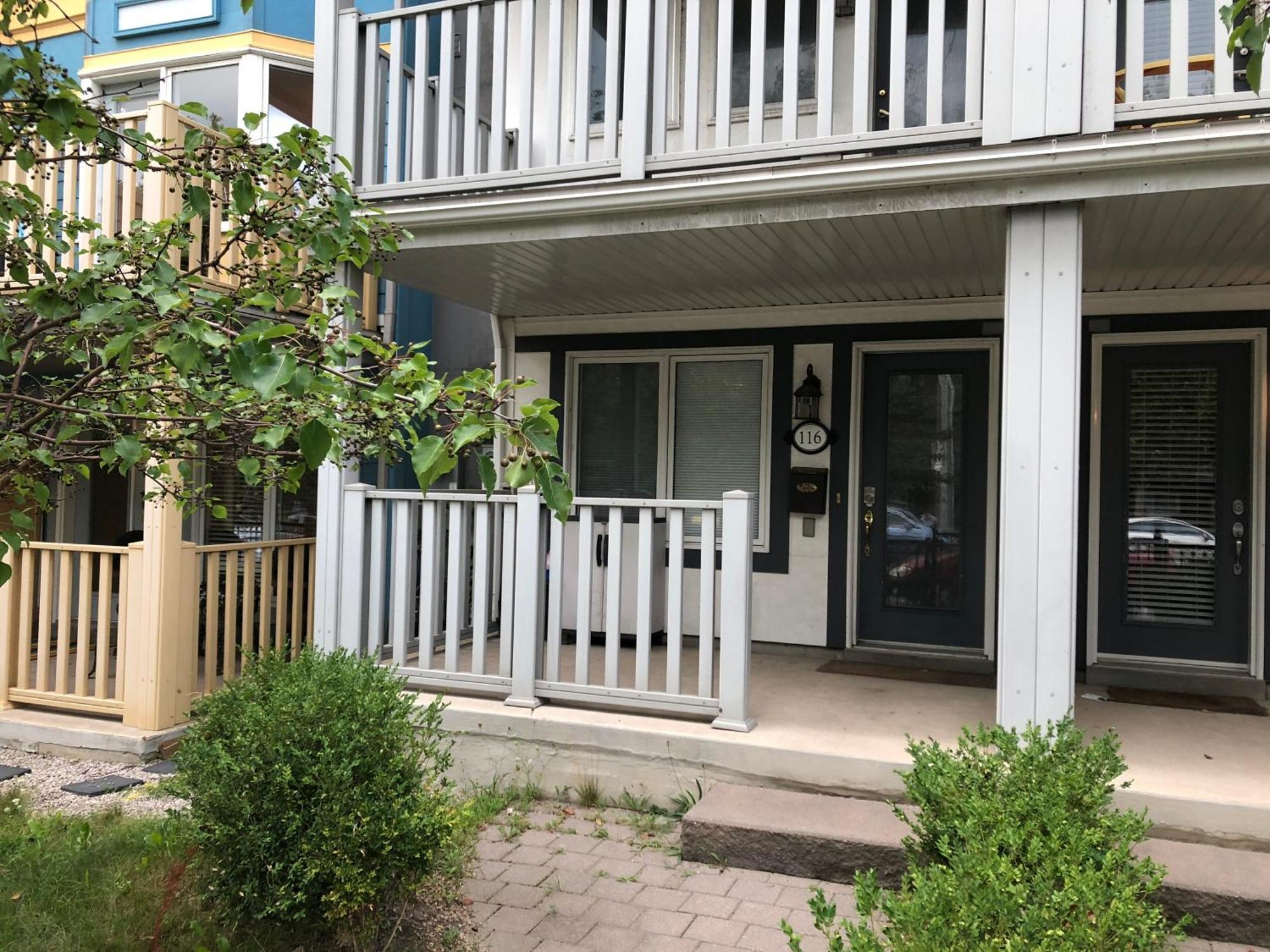 Downtown Woodbine Beaches Private Cozy * Toronto