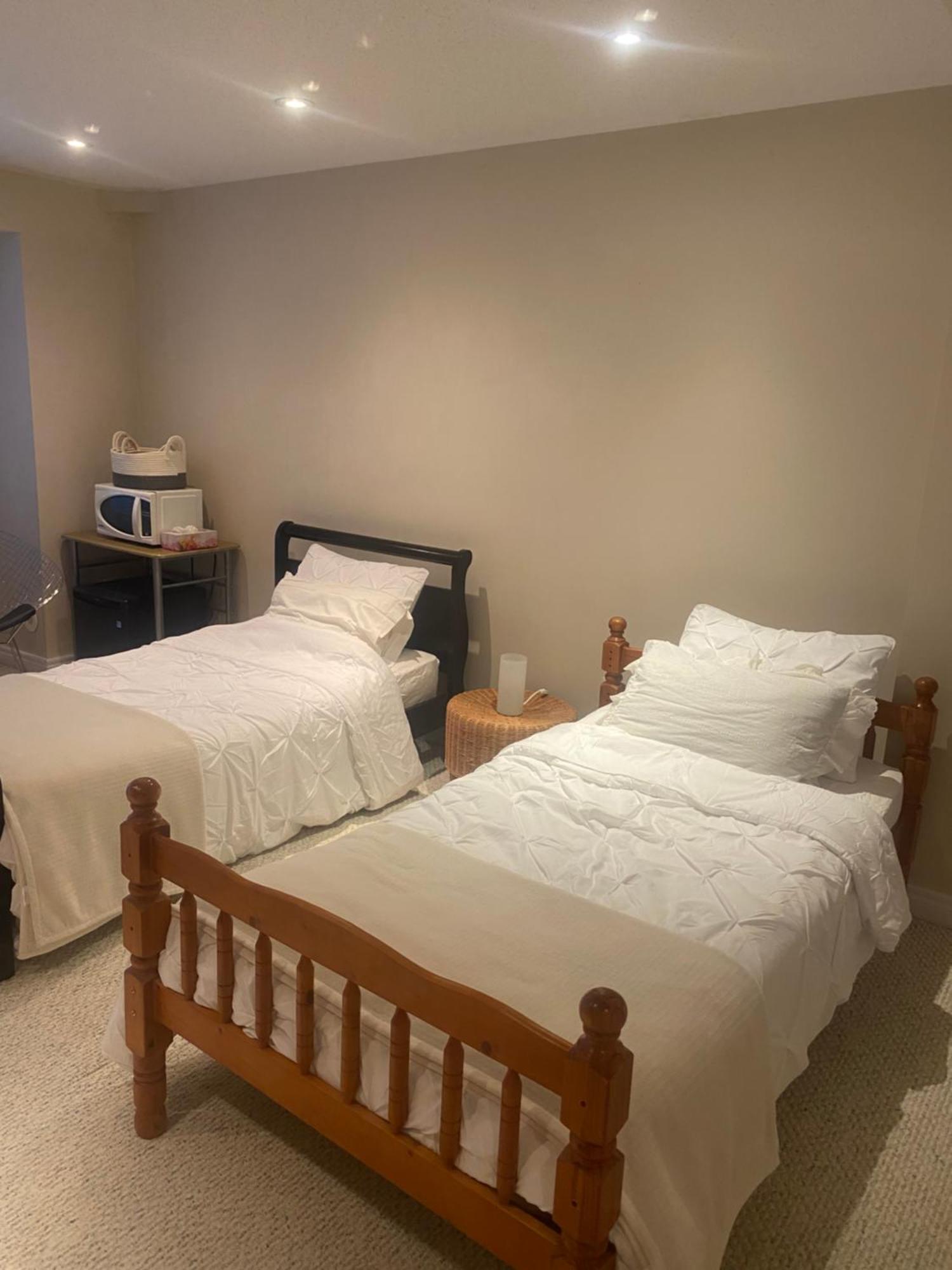 Downtown Woodbine Beaches Private Cozy Guest house *