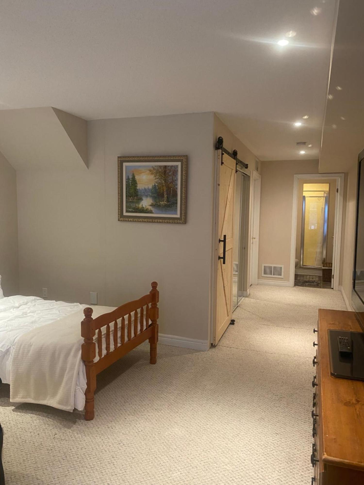 Downtown Woodbine Beaches Private Cozy * Toronto