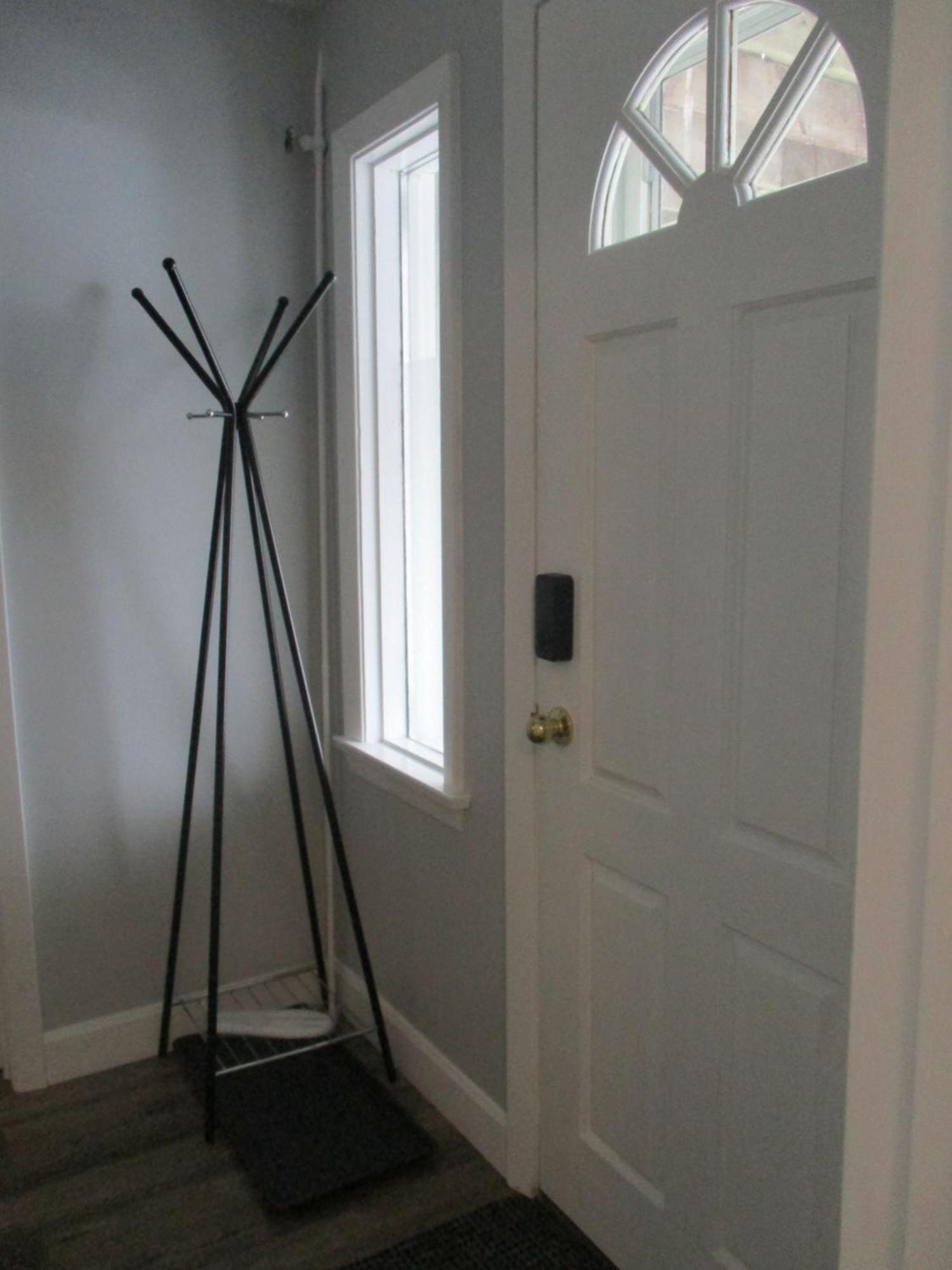 Homestay High Park Single With Personal Washroom And Kitchen *