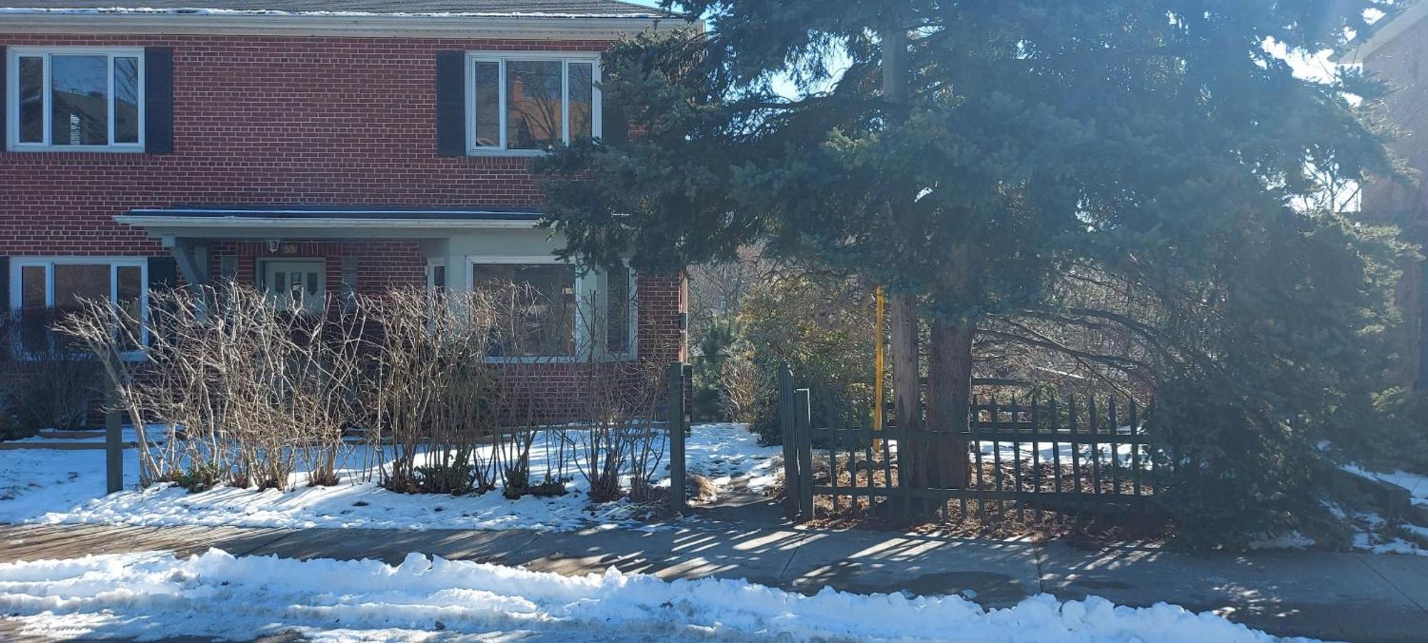 High Park Single With Personal Washroom And Kitchen Homestay Toronto