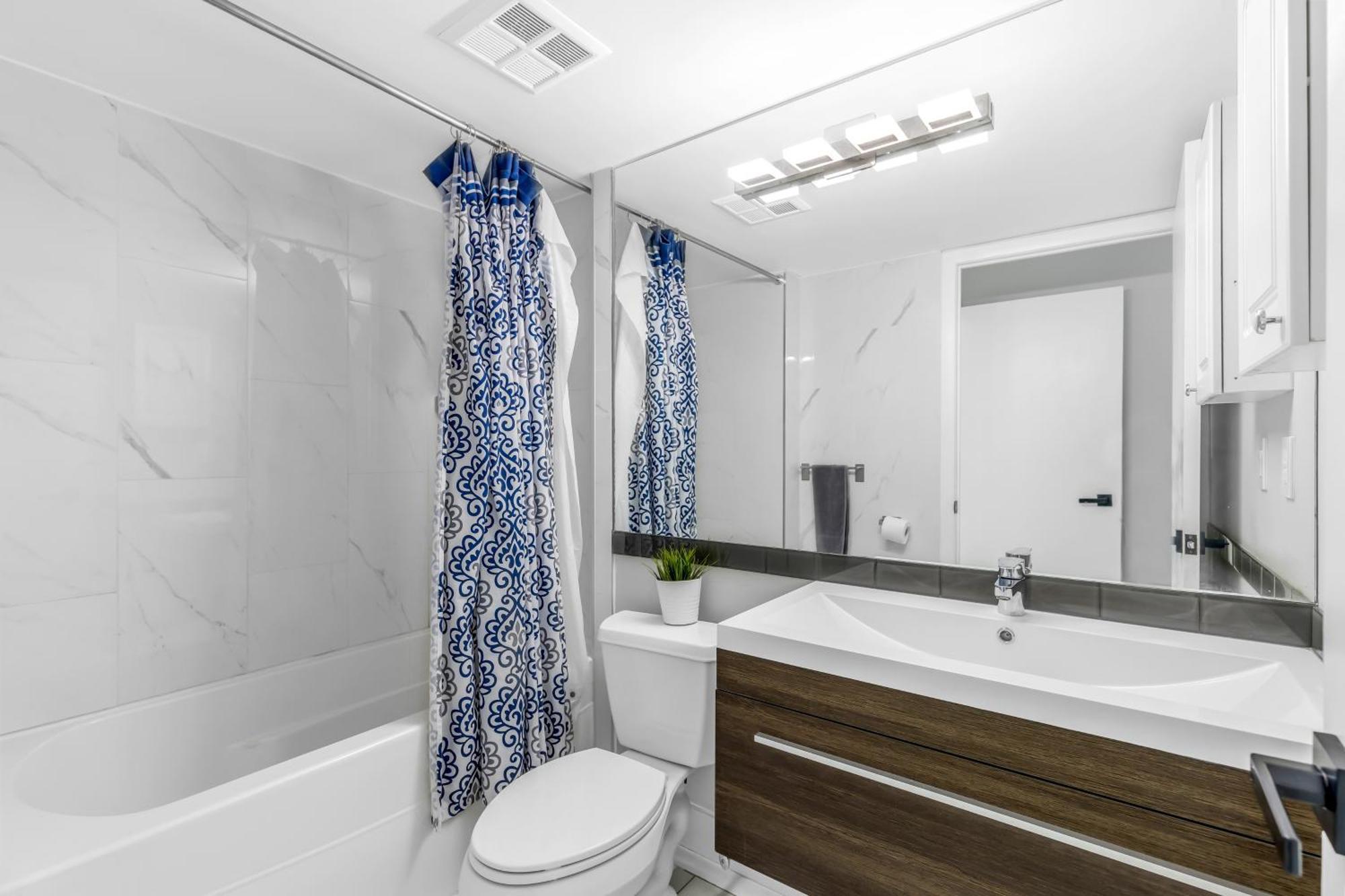 2 Bedroom With City Views With Free Parking And Pool Apartment
