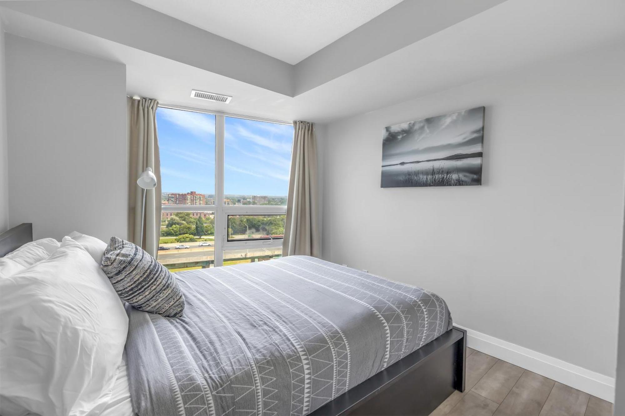 Apartment 2 Bedroom With City Views With Free Parking And Pool