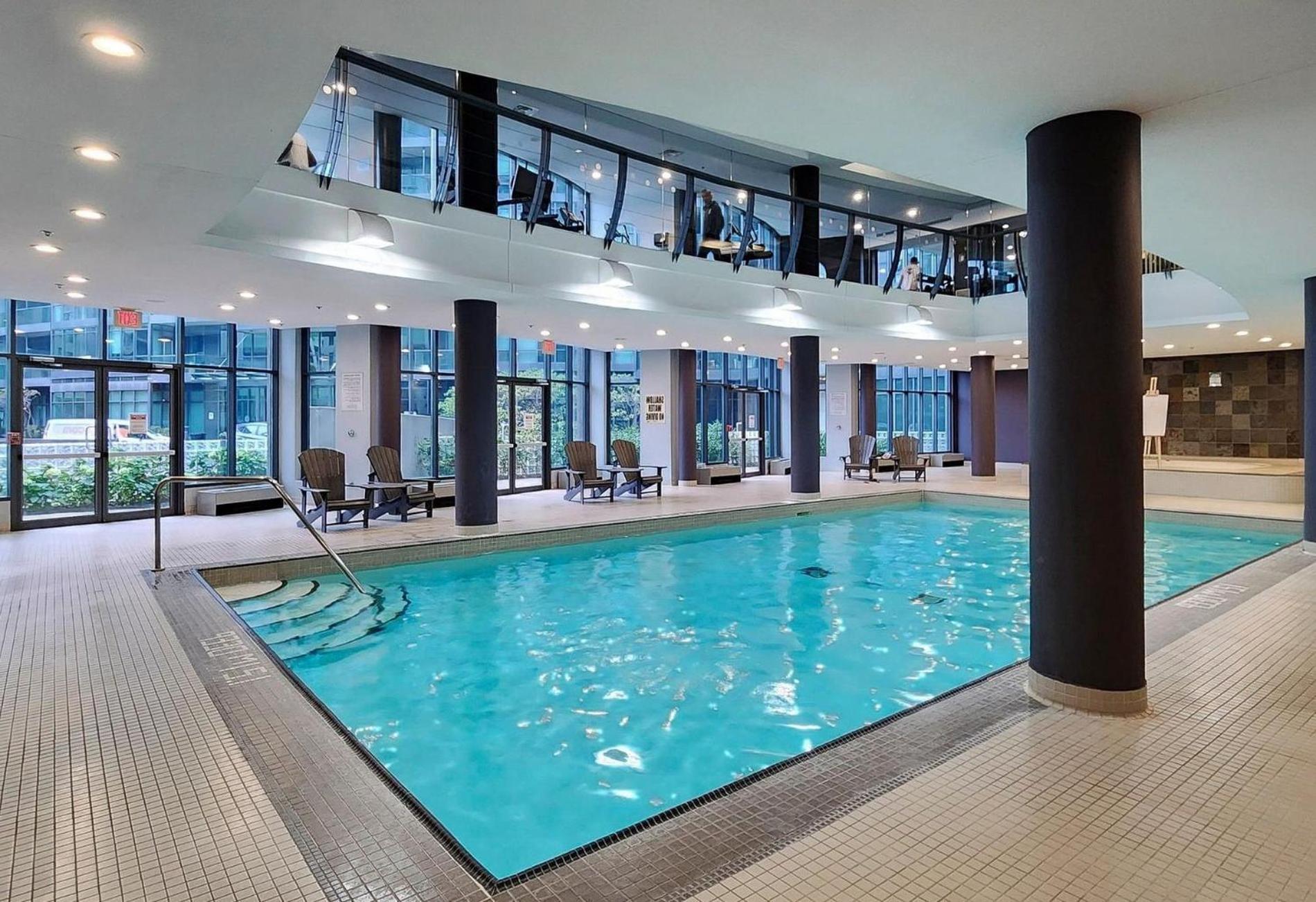 2 Bedroom With City Views With Free Parking And Pool * Toronto