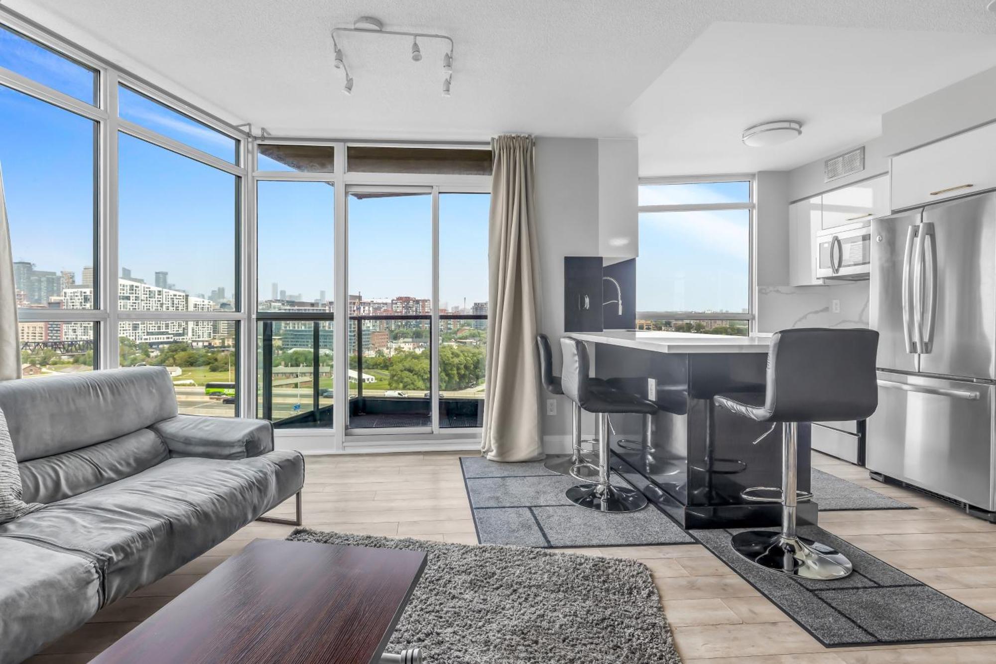 2 Bedroom With City Views With Free Parking And Pool Apartment