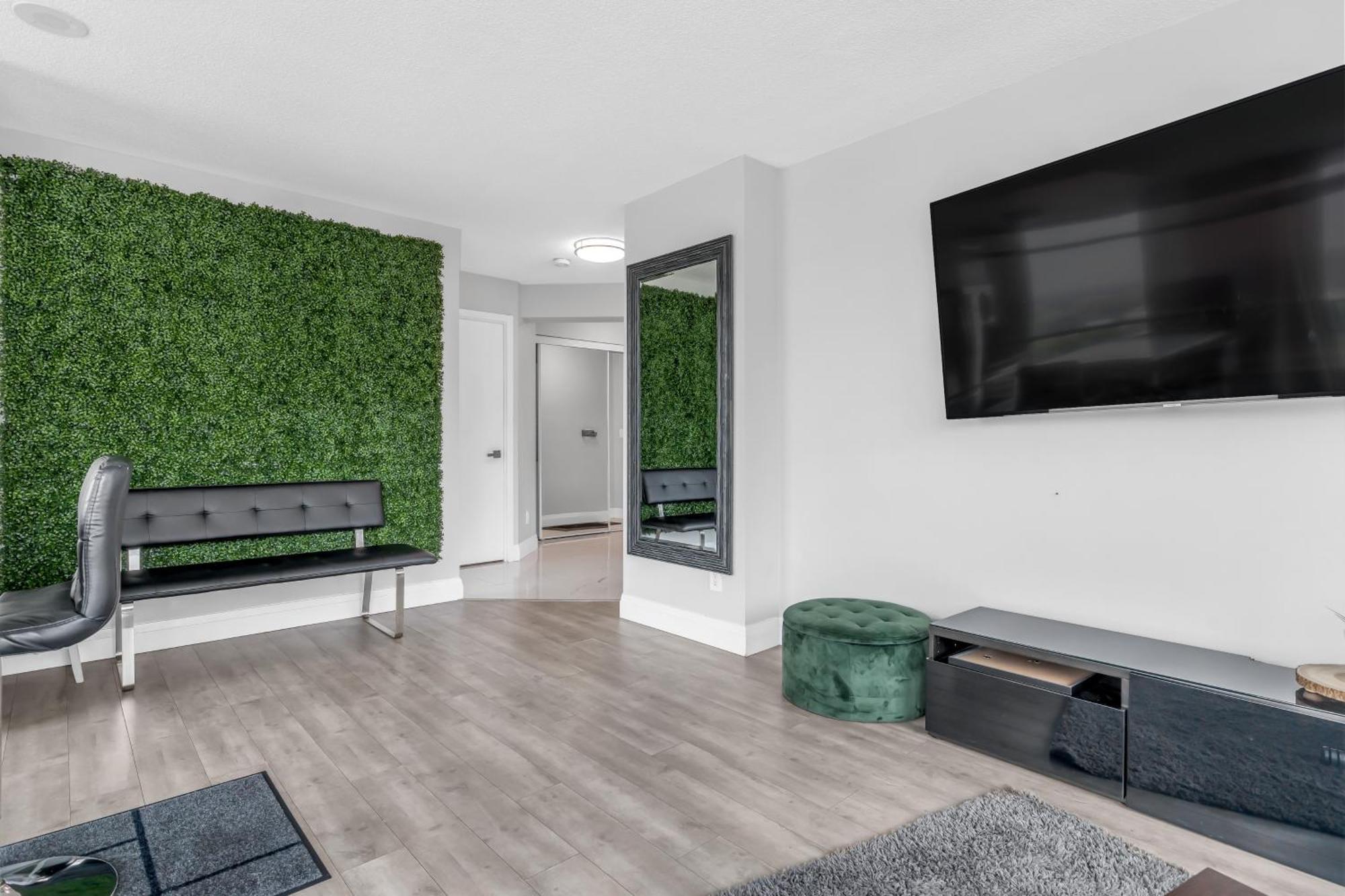 Apartment 2 Bedroom With City Views With Free Parking And Pool