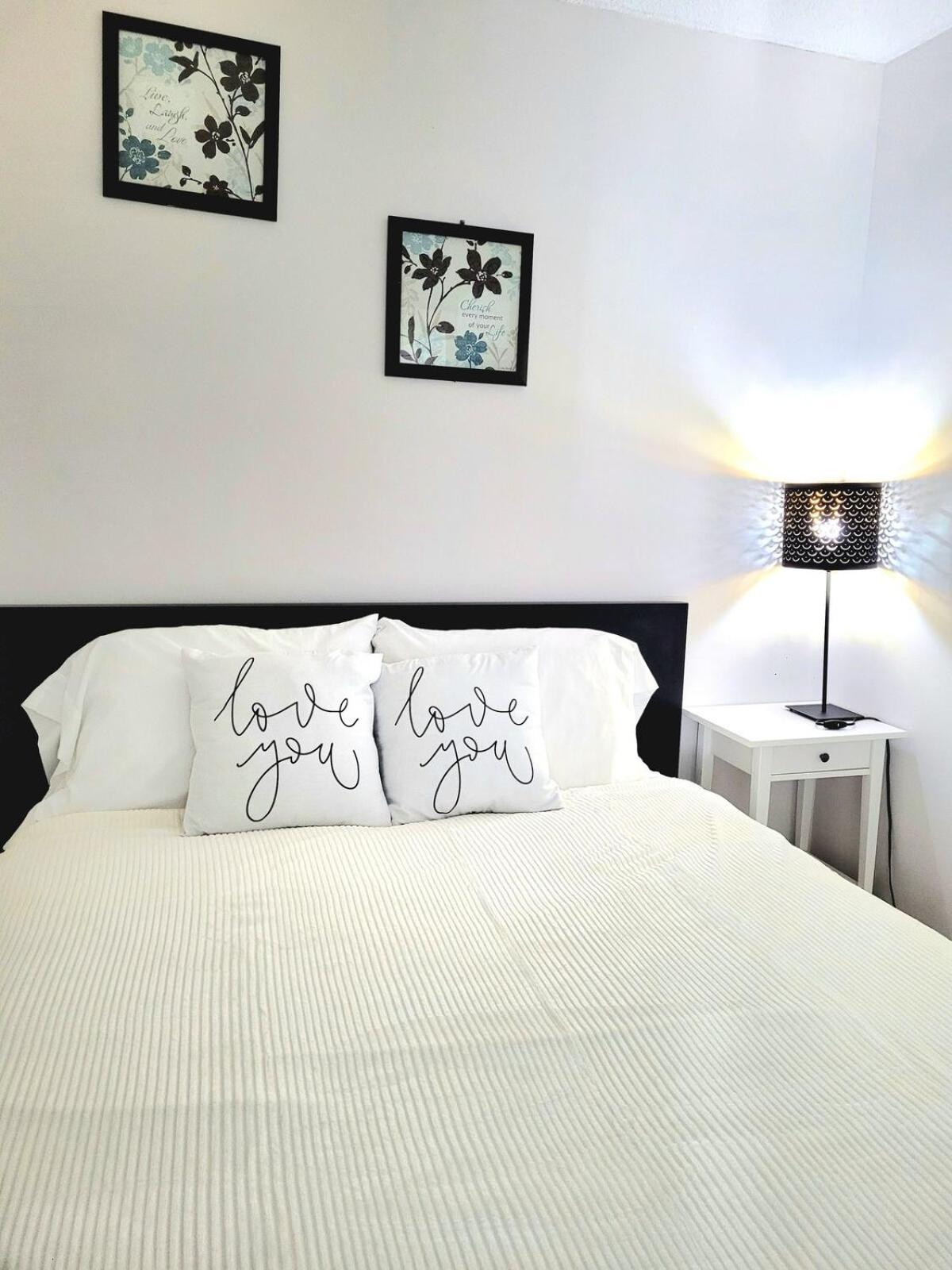 Apartment Downtown Spacious Lakeview 2 Beds Salt Water Pool Gym Free Parking Toronto