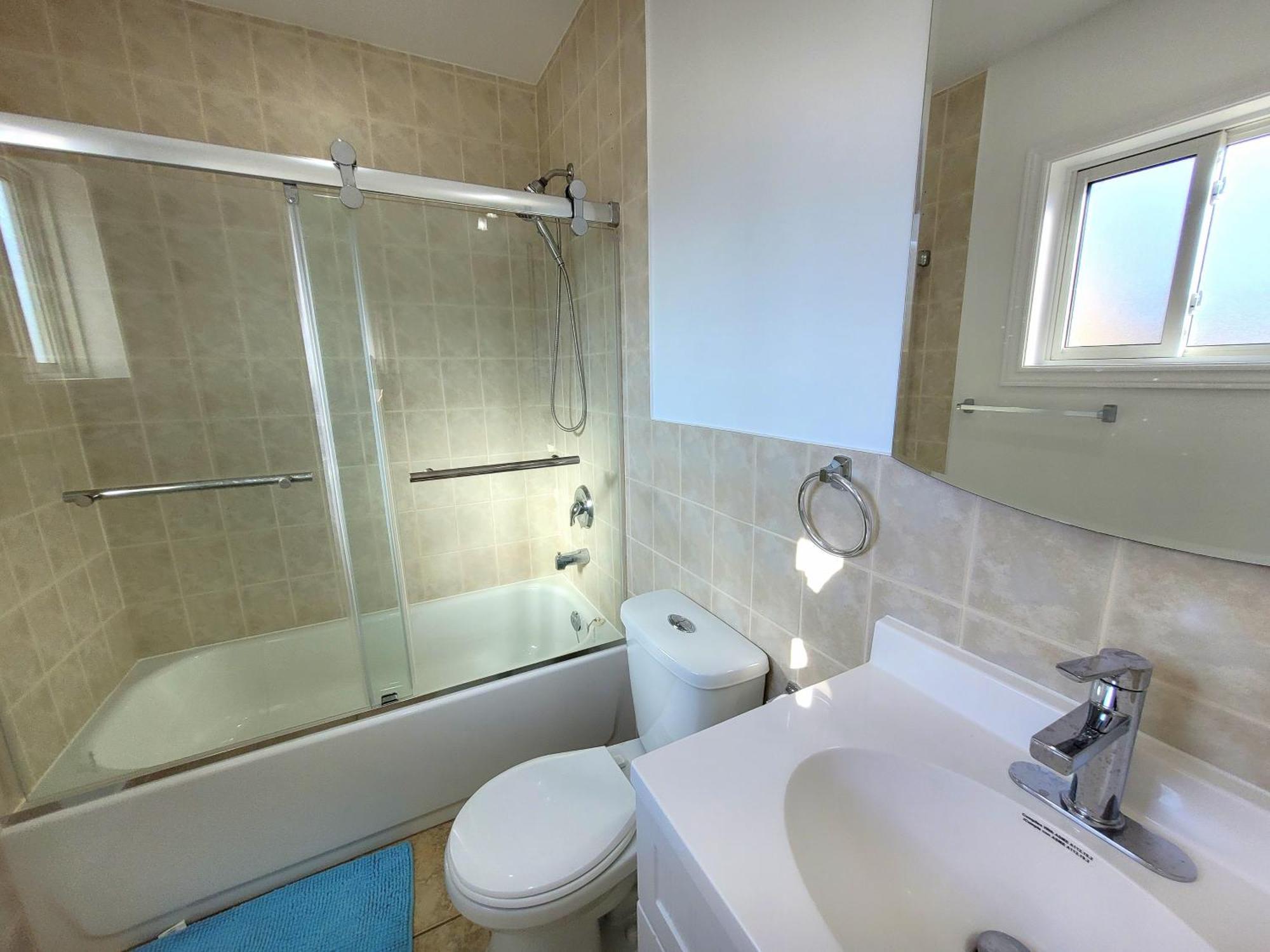 Deluxe Queen Downtown Apartment *