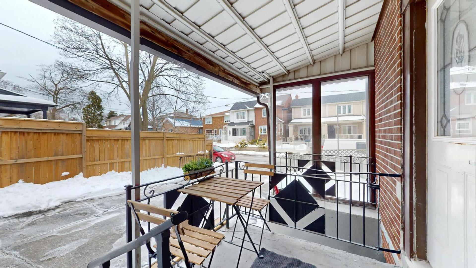 Apartment Spacious In Corso Italia Toronto