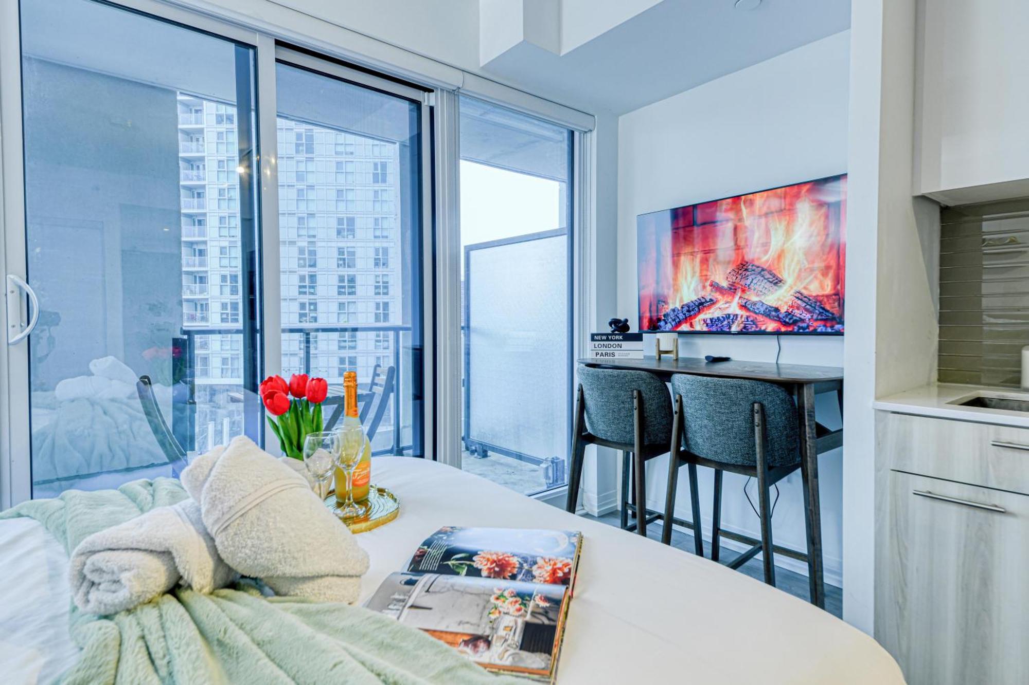 Apartment Rivetstays - The Jarvis Toronto