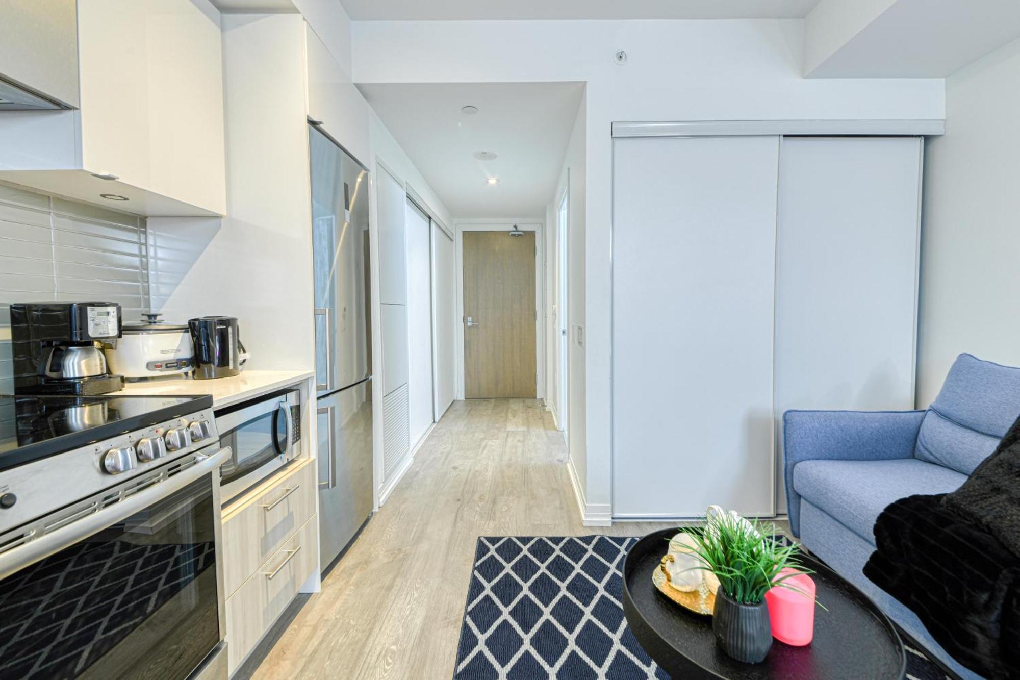 Rivetstays - The Jarvis * Toronto