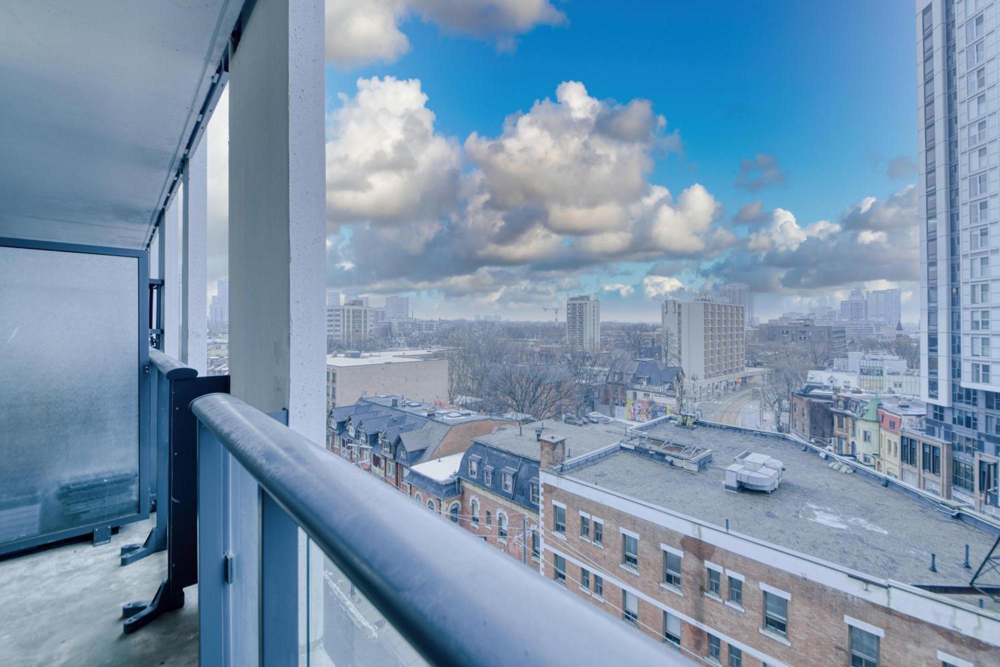 Rivetstays - The Jarvis * Toronto