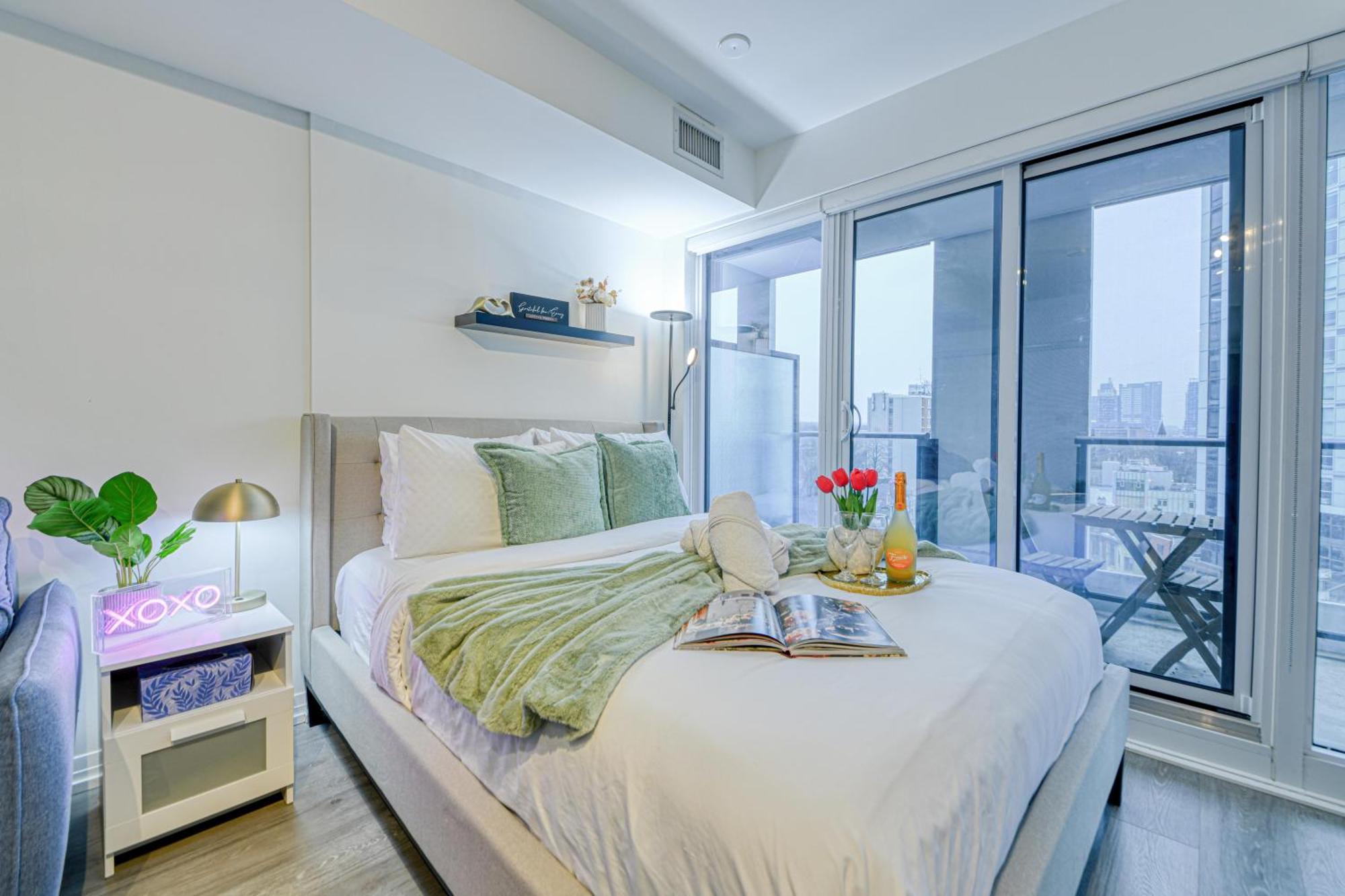 Rivetstays - The Jarvis * Toronto