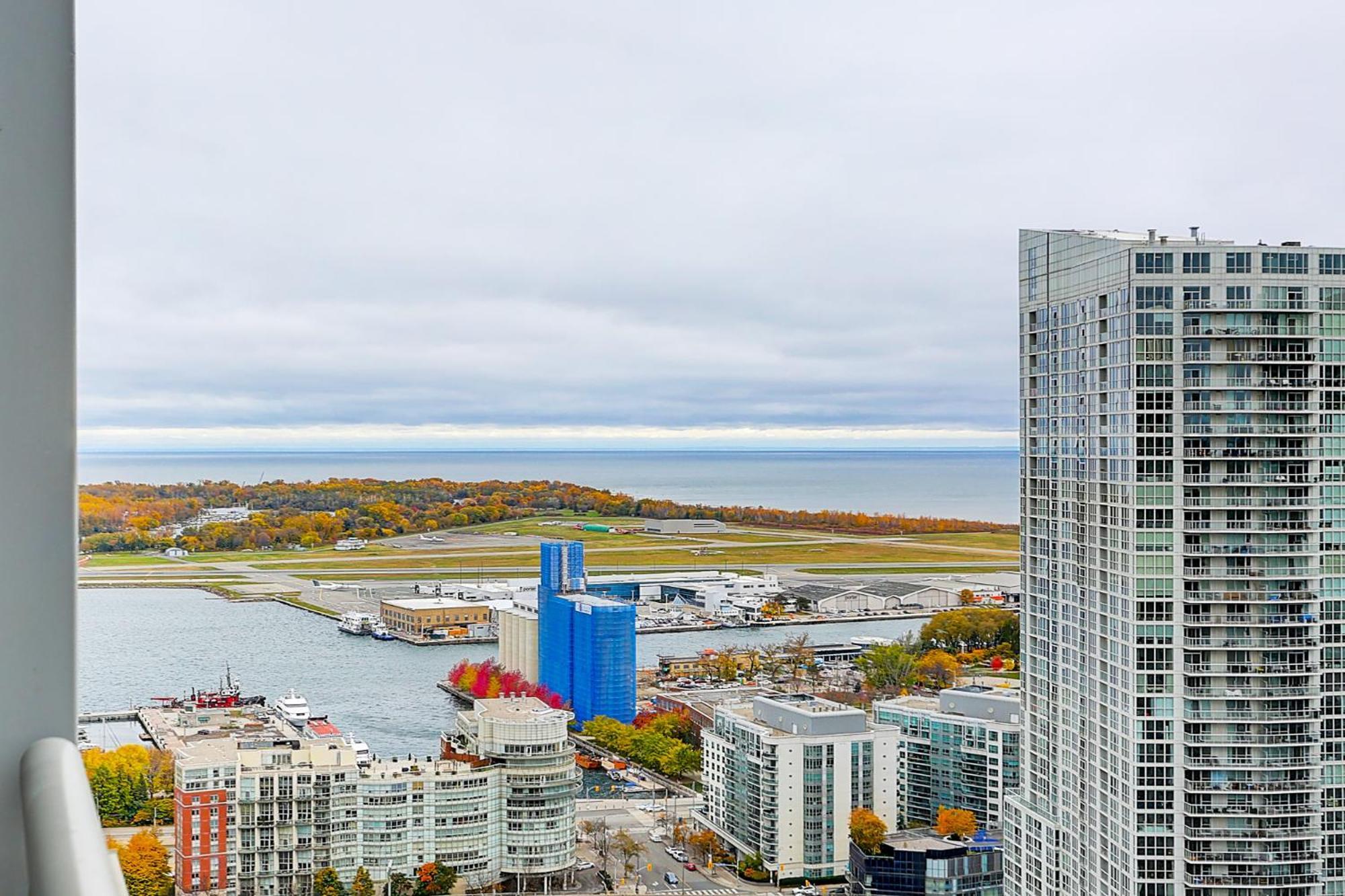 Lakeview Downtown Aparthotel