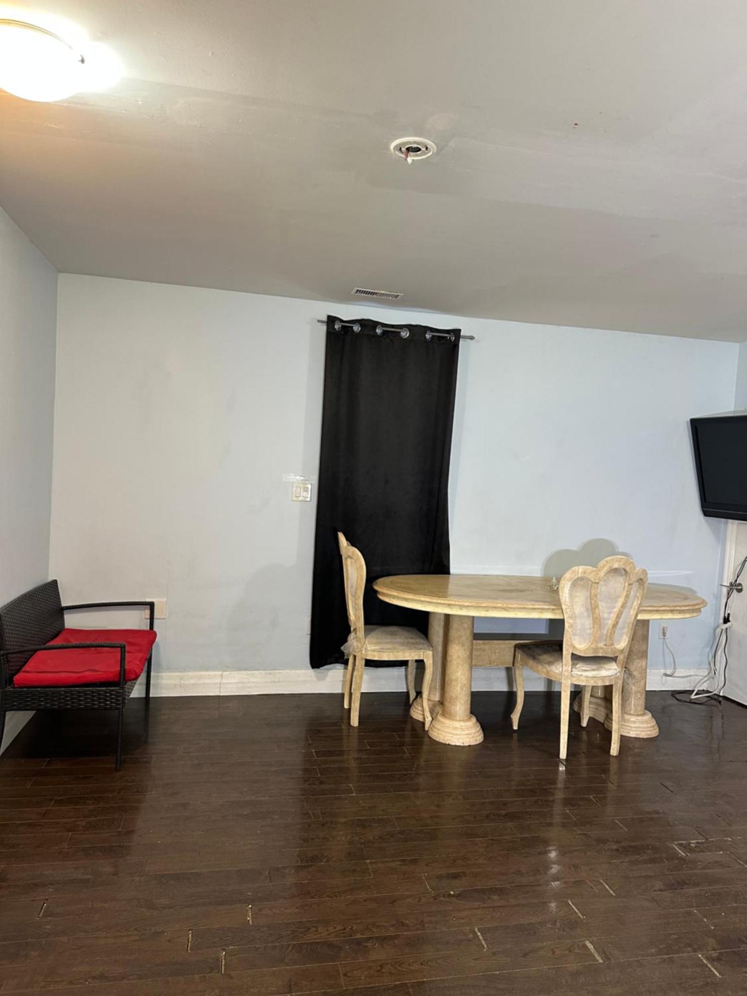 Apartment Lower Loft -space Share *