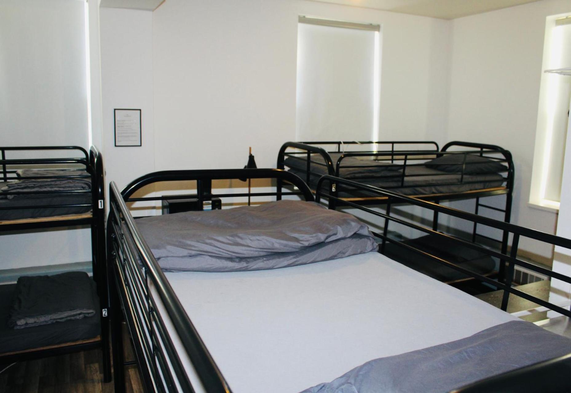 Hotel Queen Nest 2*