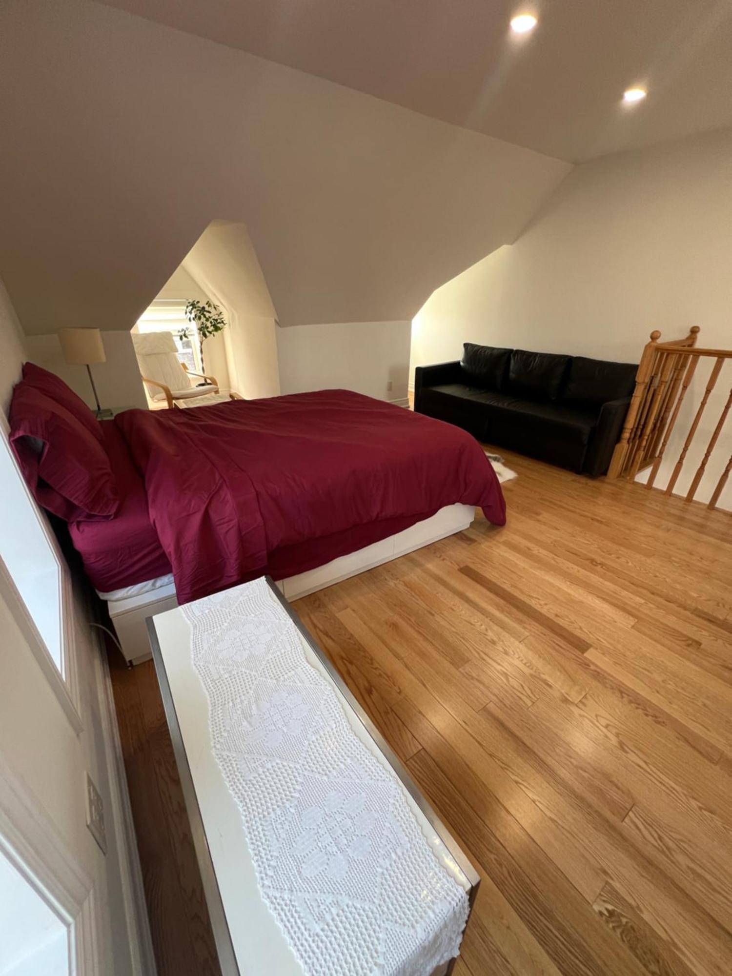 Deluxe Queen Downtown Apartment Toronto
