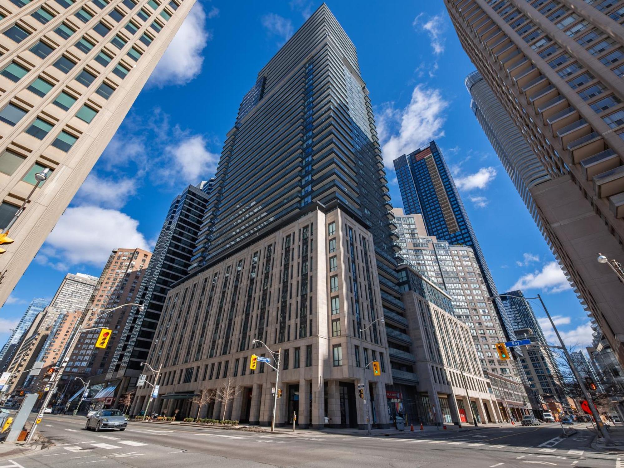 Regis - Downtown - Cn Tower & Rogers Centre