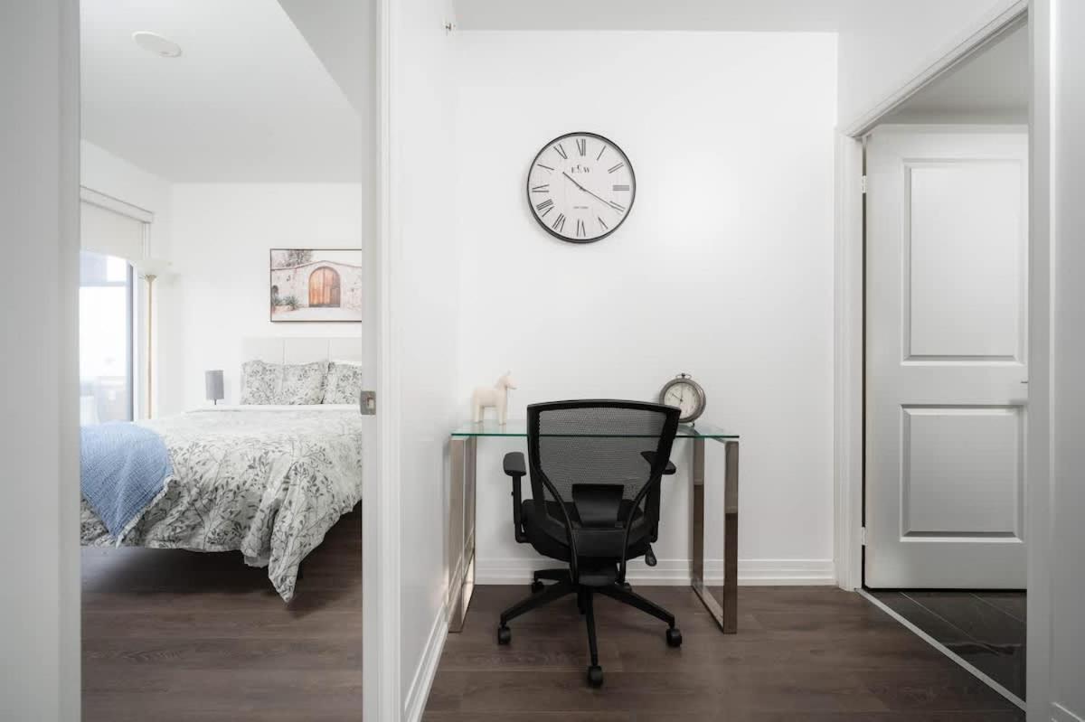 Apartment 2 Bdr With 3 Beds In Amazing Location *