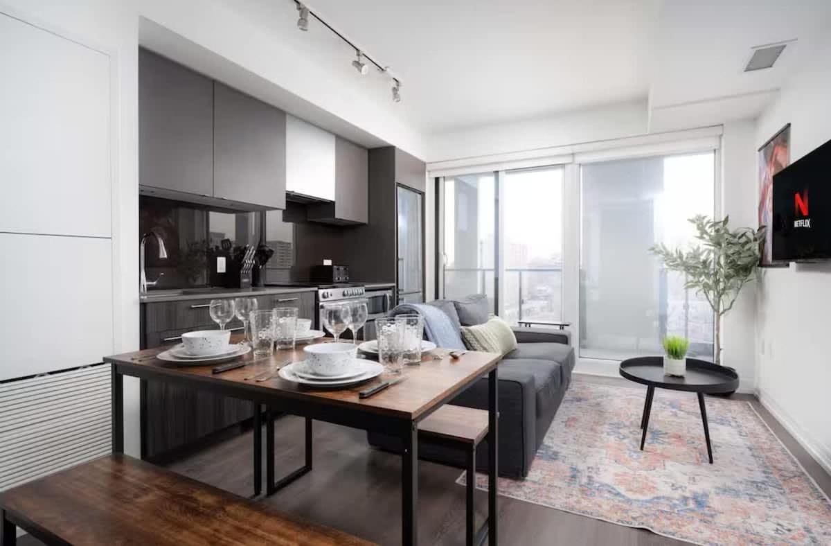 2 Bdr With 3 Beds In Amazing Location Apartment