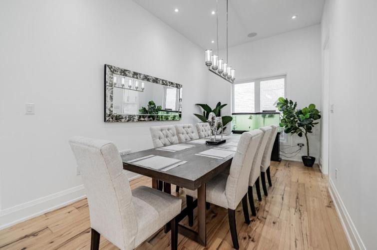 Bed & Breakfast Comfortable In Next To Yorkdale Mall Toronto