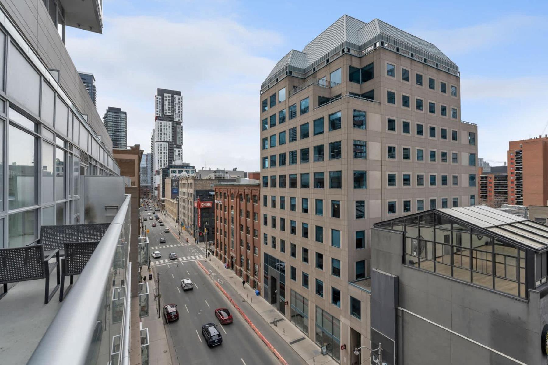 2br 2ba With Sofa Bed By Financial District