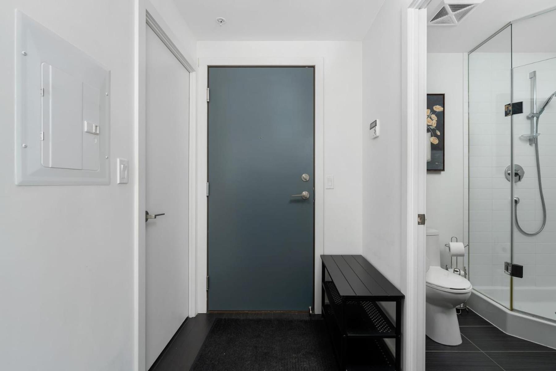 2br 2ba With Sofa Bed By Financial District * Toronto