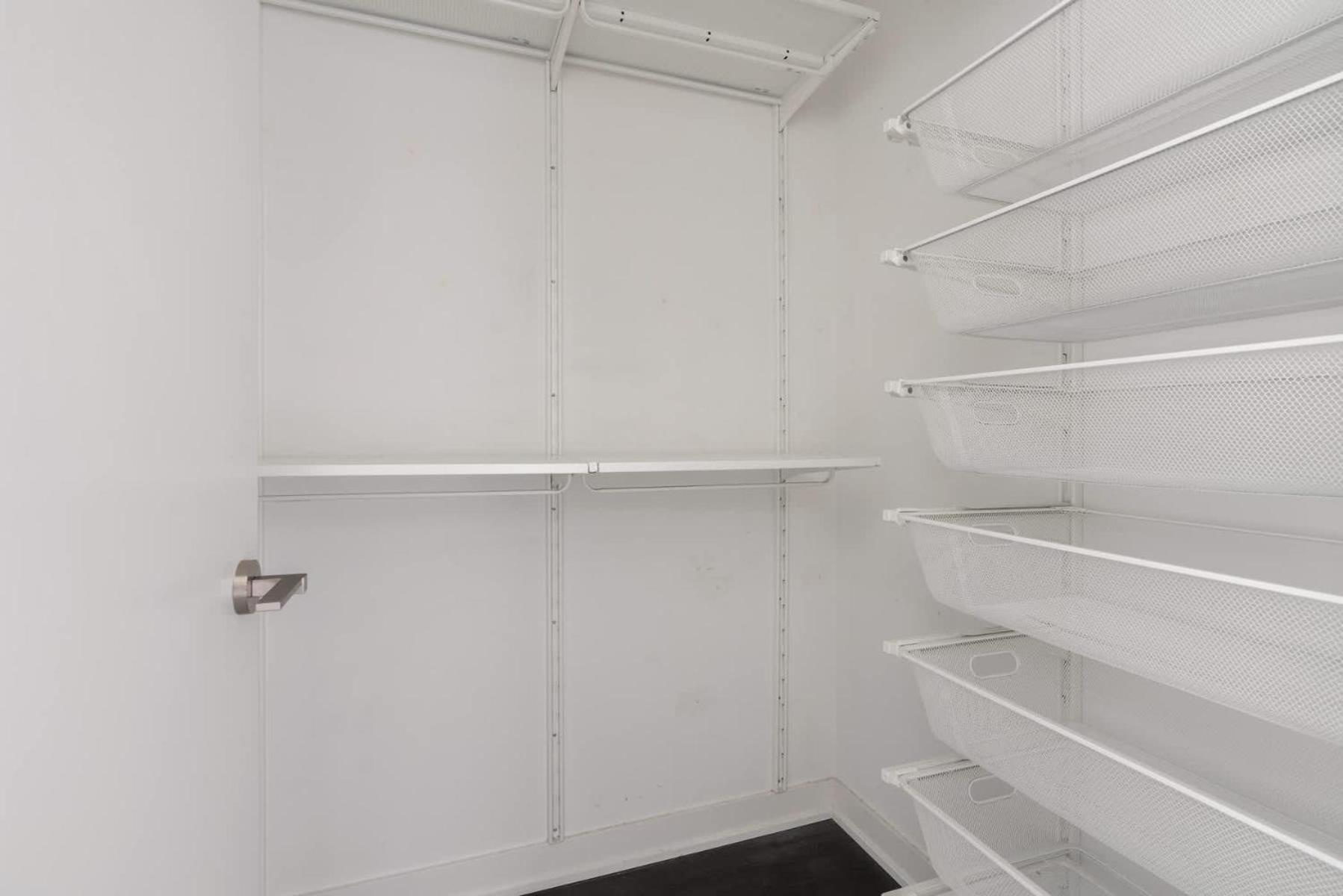 2br 2ba With Sofa Bed By Financial District Apartment Toronto