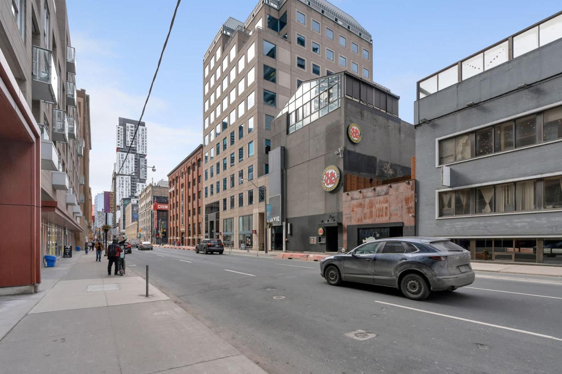 2br 2ba With Sofa Bed By Financial District Toronto