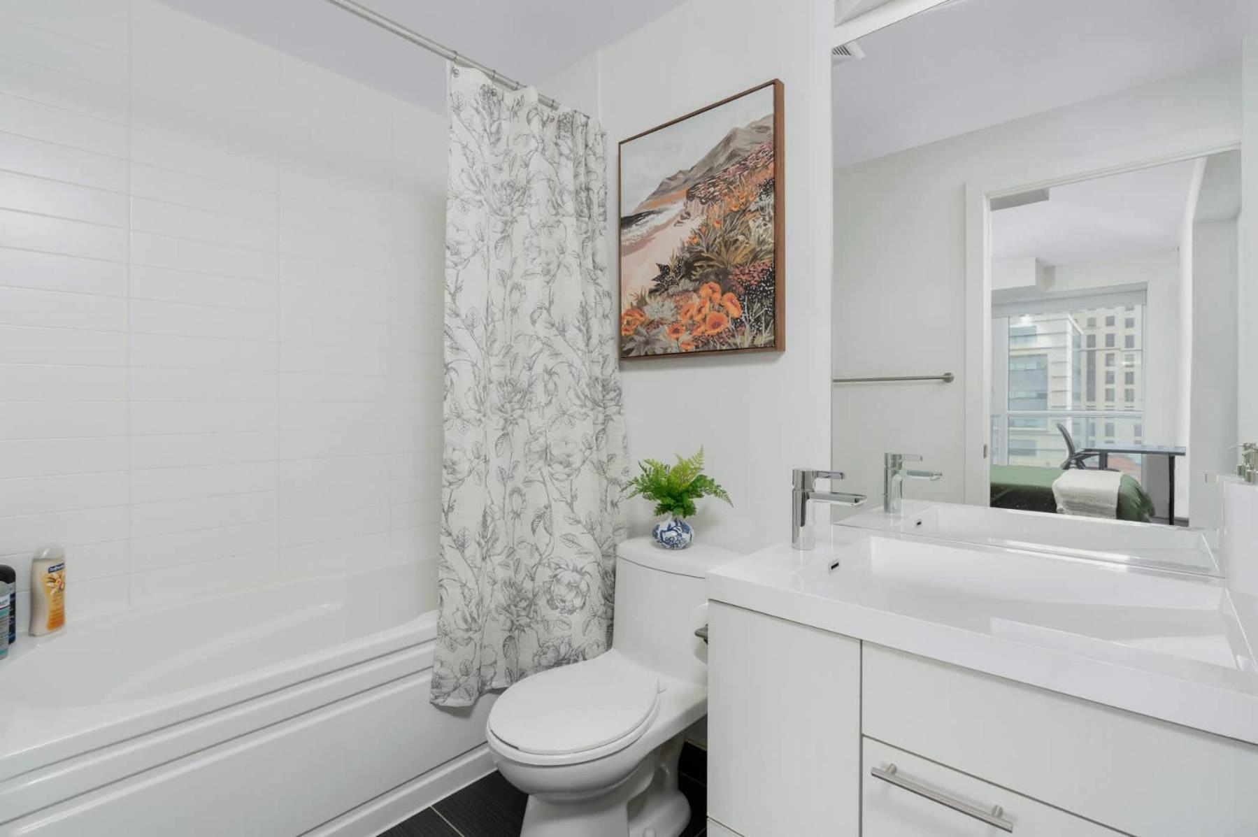 2br 2ba With Sofa Bed By Financial District Apartment Toronto