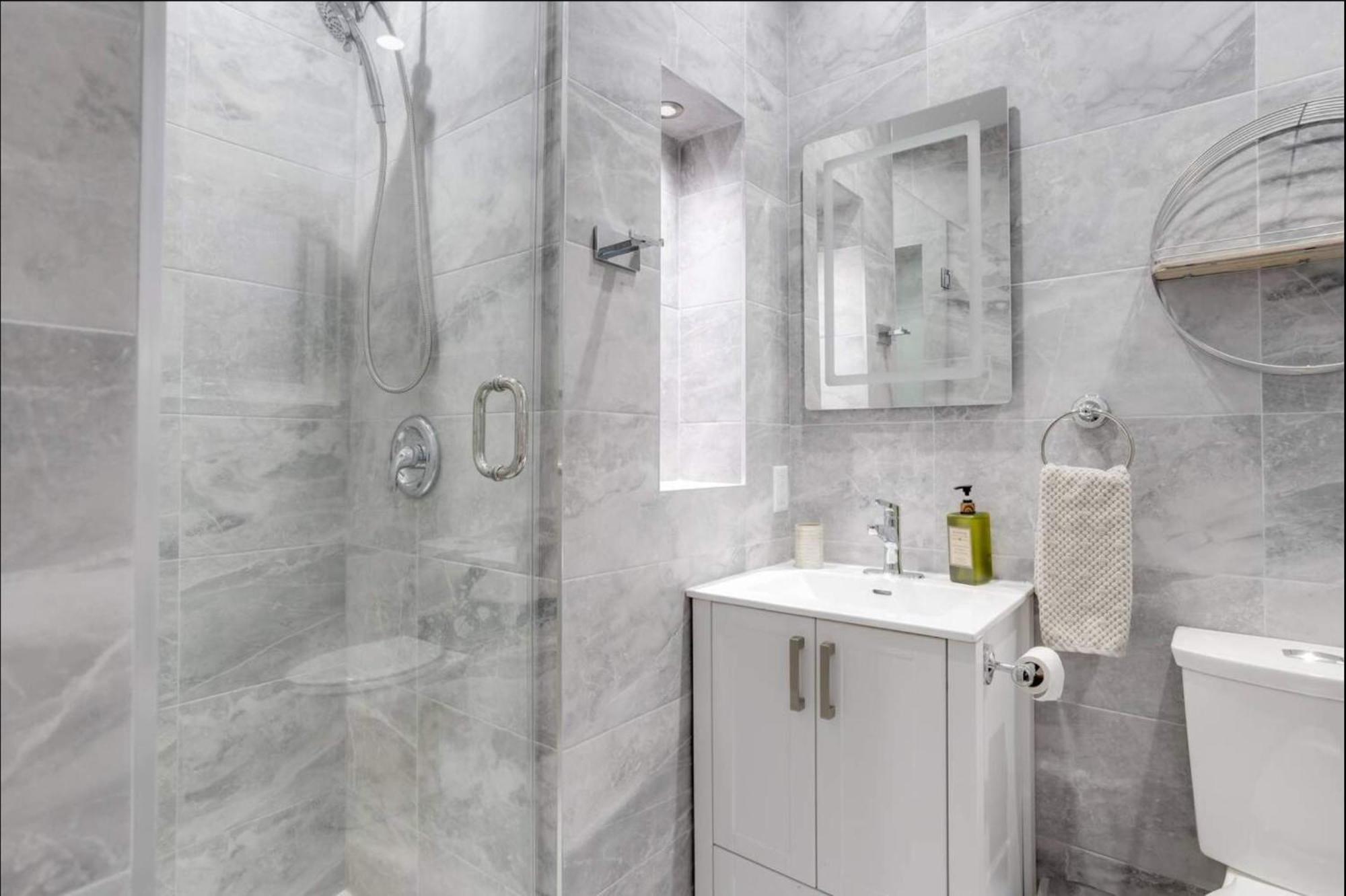 Casa Stylish With Patio In Leslieville Toronto