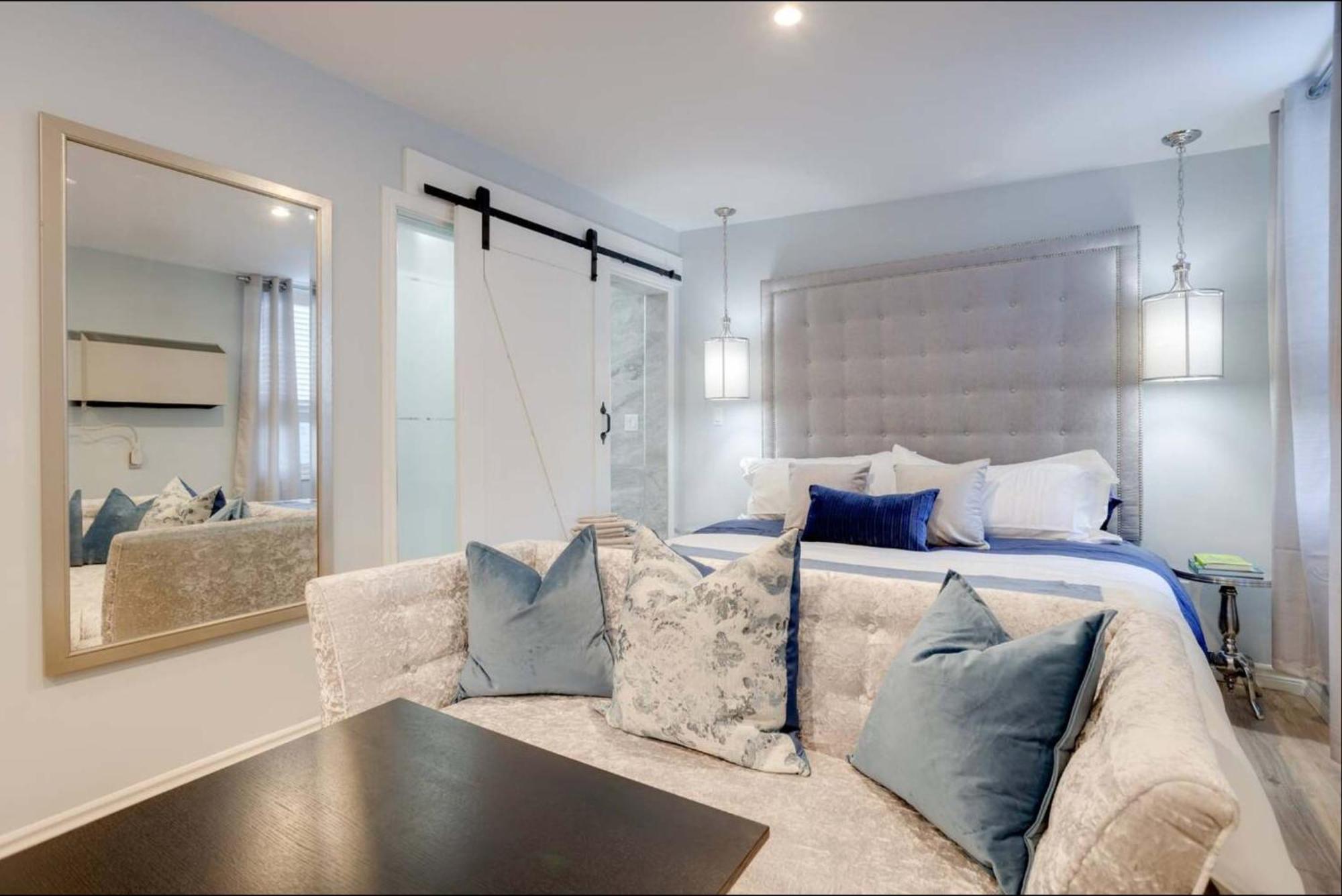 Hotel Casa Stylish With Patio In Leslieville Toronto