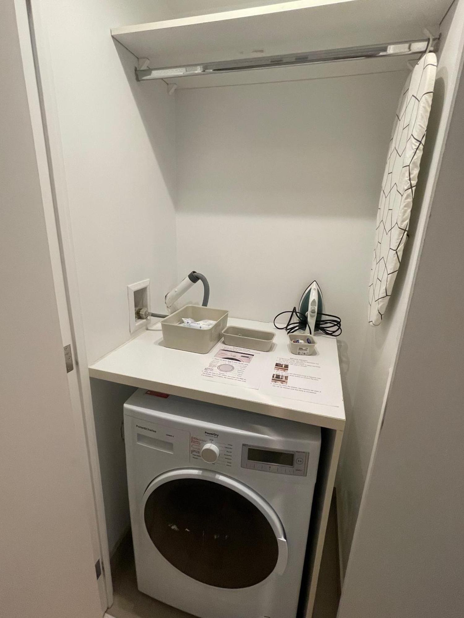 Apartment University Of Toronto Utsg Suites